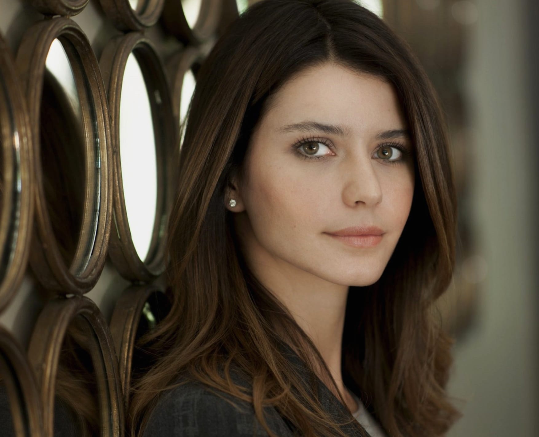 Beren Saat at 1024 x 1024 iPad size wallpapers HD quality