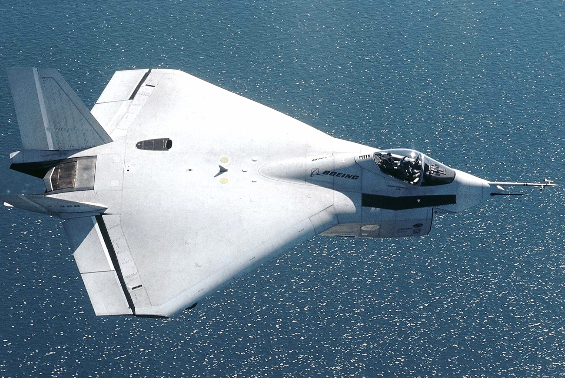 Boeing X-32 at 1334 x 750 iPhone 7 size wallpapers HD quality