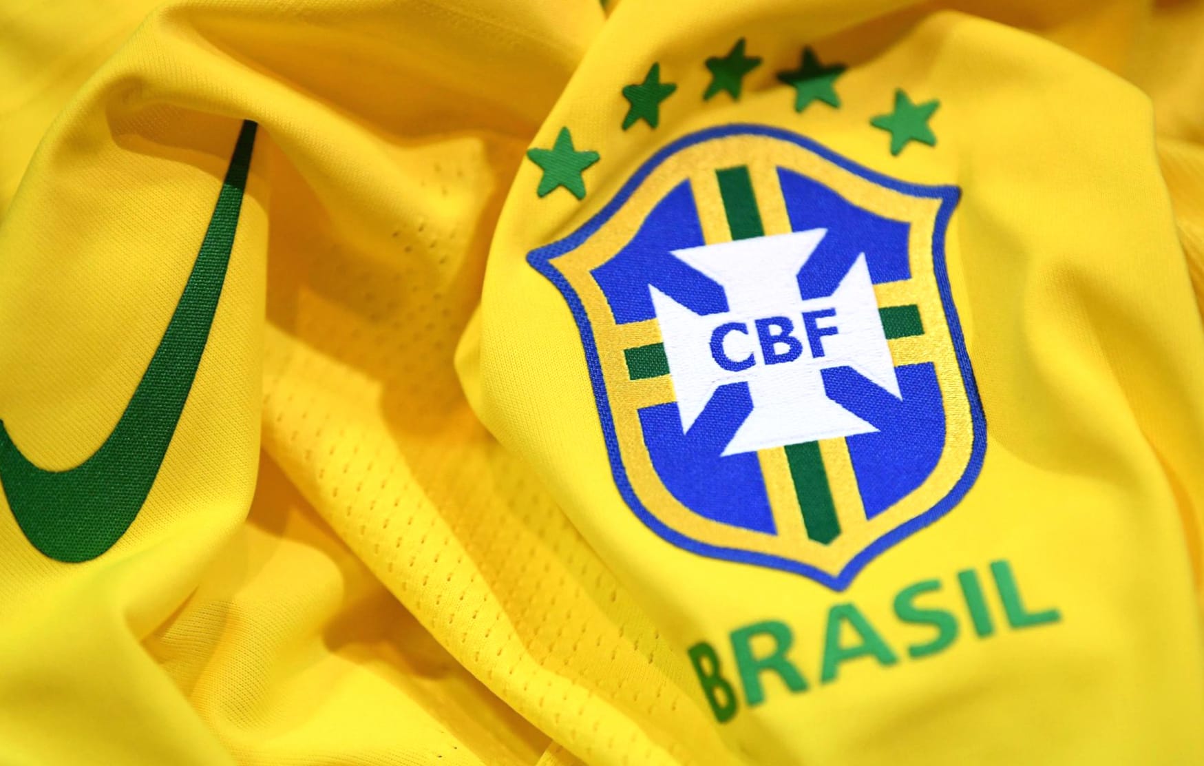 Brazil National Football Team at 640 x 1136 iPhone 5 size wallpapers HD quality