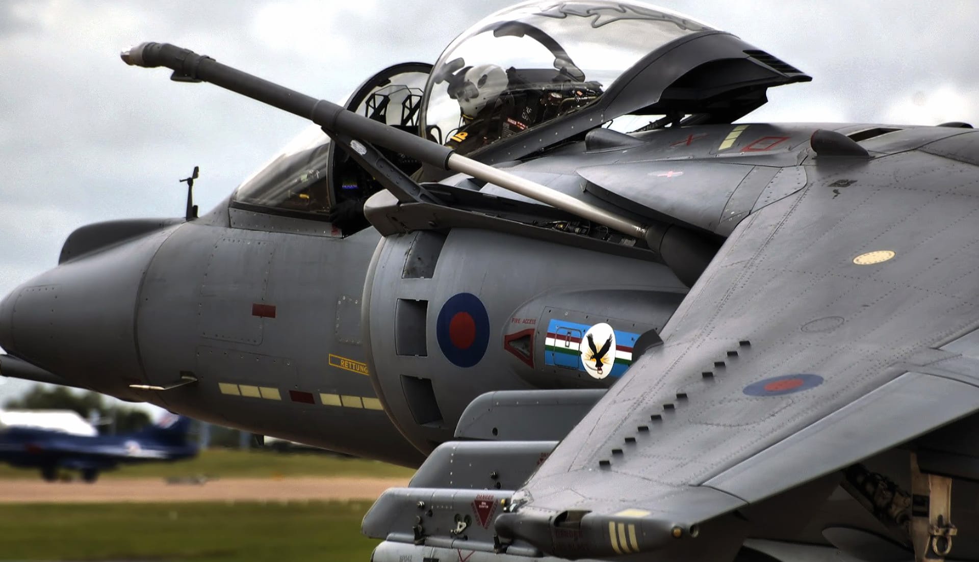 British Aerospace Harrier II at 2048 x 2048 iPad size wallpapers HD quality