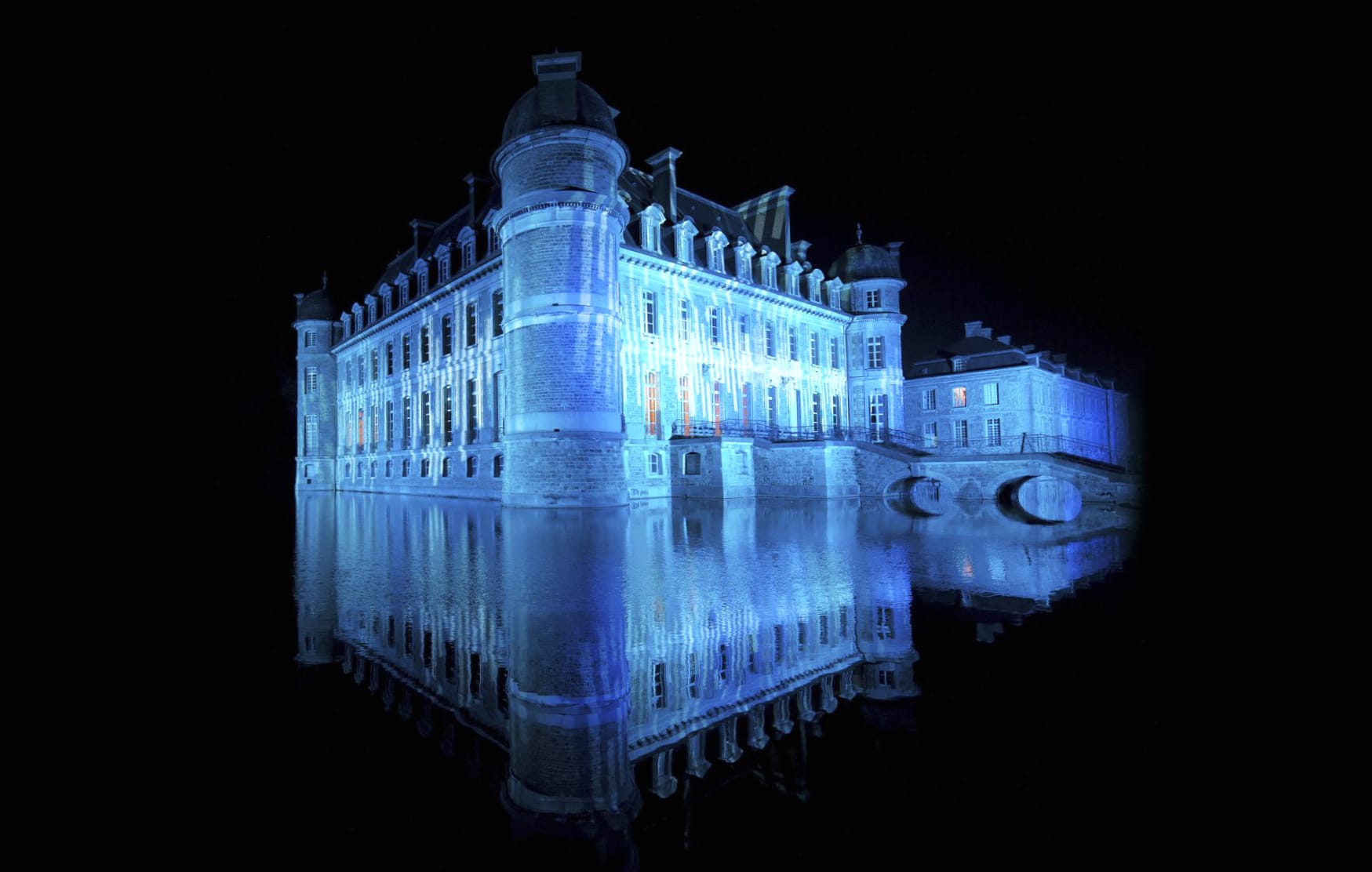 Chateau De Beloeil at 640 x 960 iPhone 4 size wallpapers HD quality