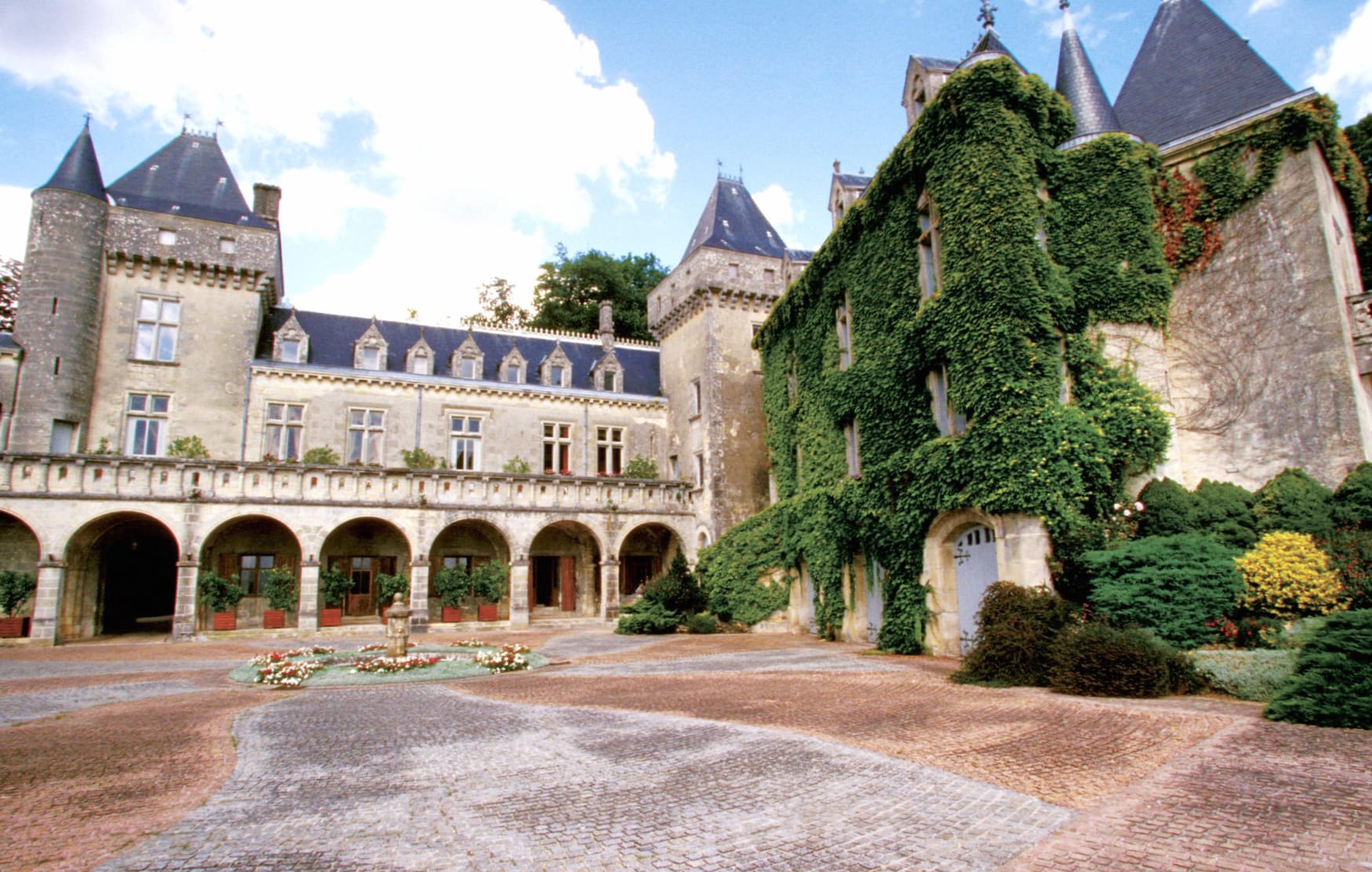 Chateau de La Riviere-Bourdet at 750 x 1334 iPhone 6 size wallpapers HD quality
