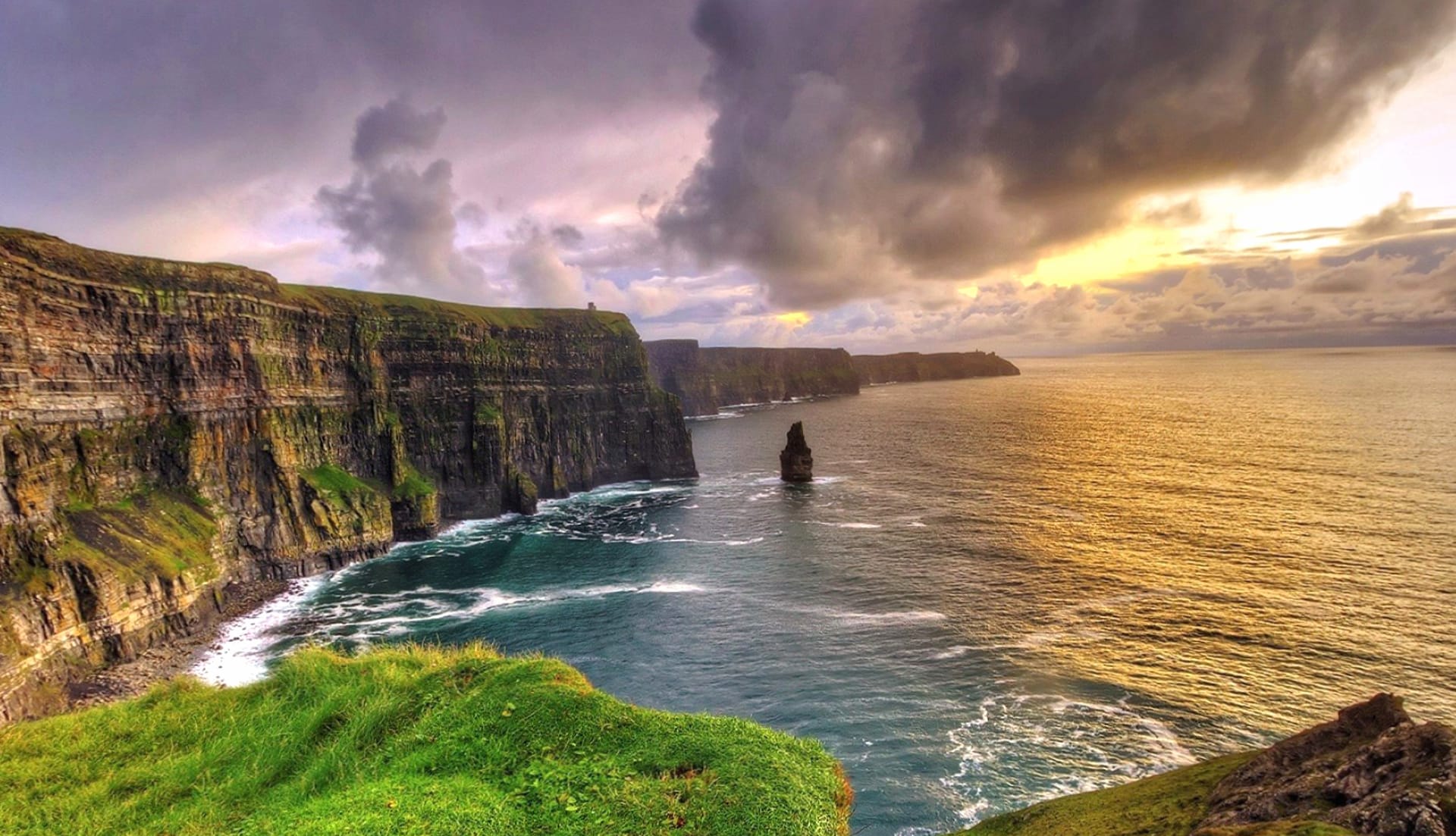 Cliffs of Moher at 1024 x 768 size wallpapers HD quality
