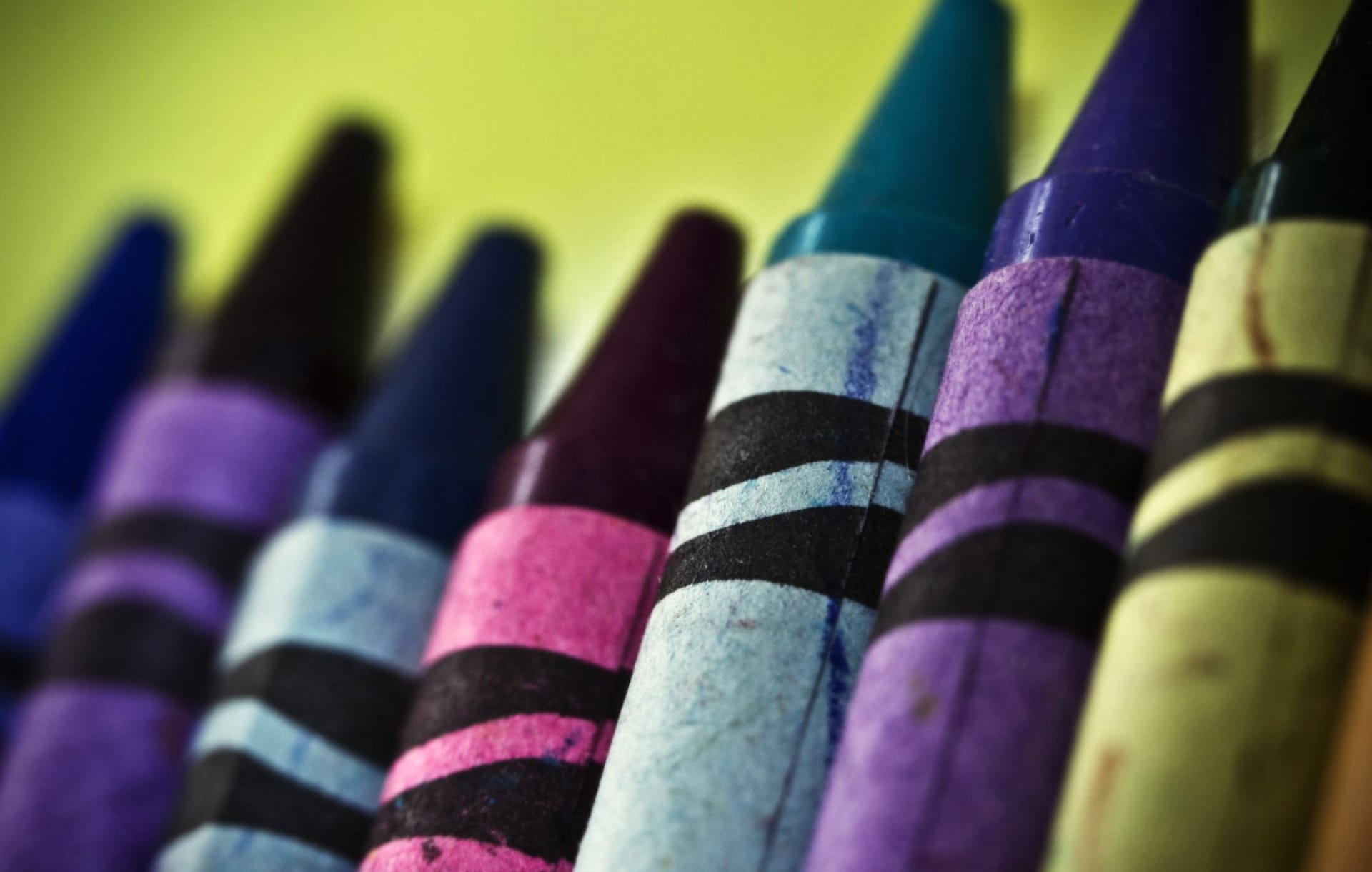 Crayon at 1334 x 750 iPhone 7 size wallpapers HD quality