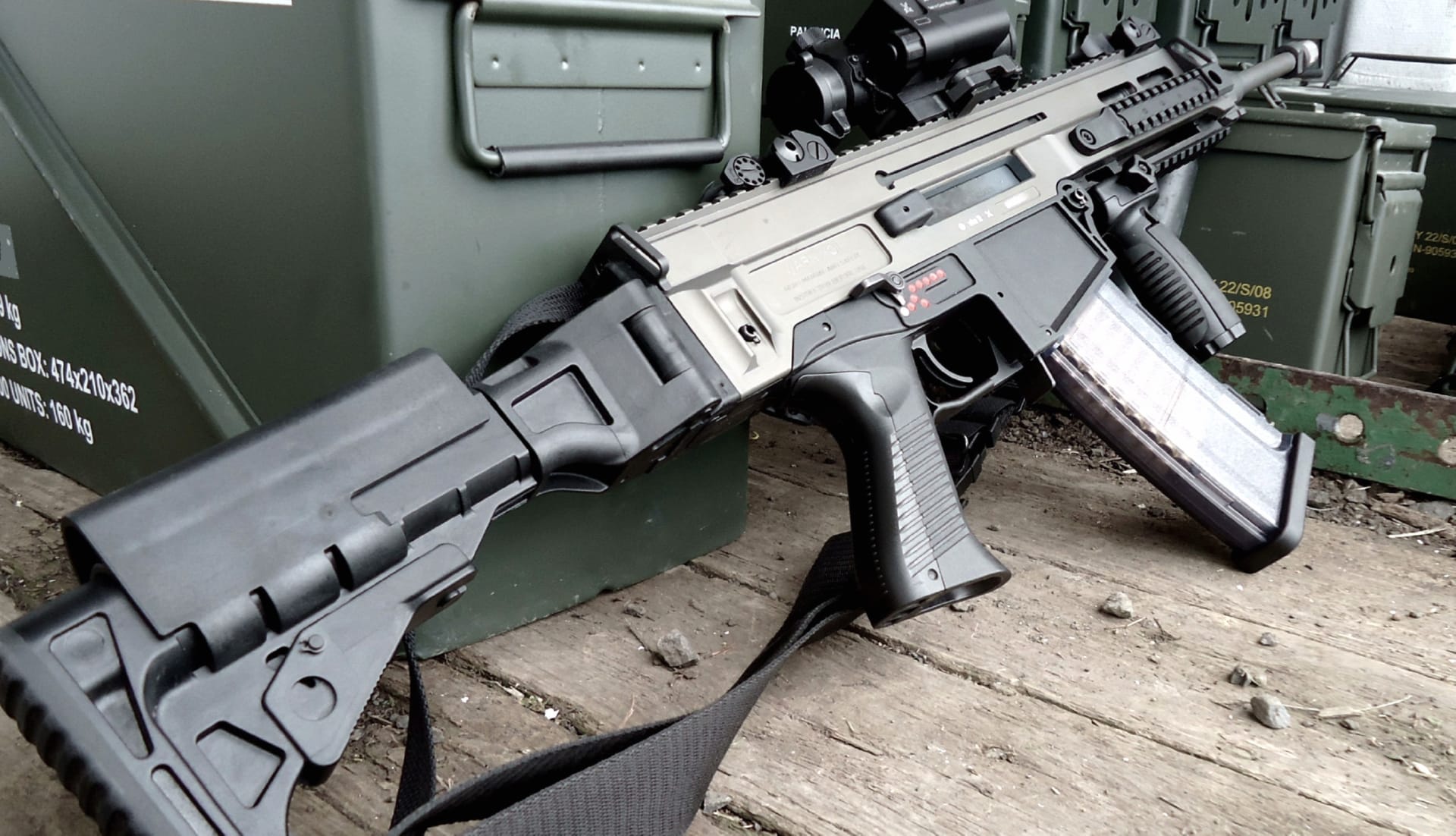 CZ-805 BREN at 320 x 480 iPhone size wallpapers HD quality