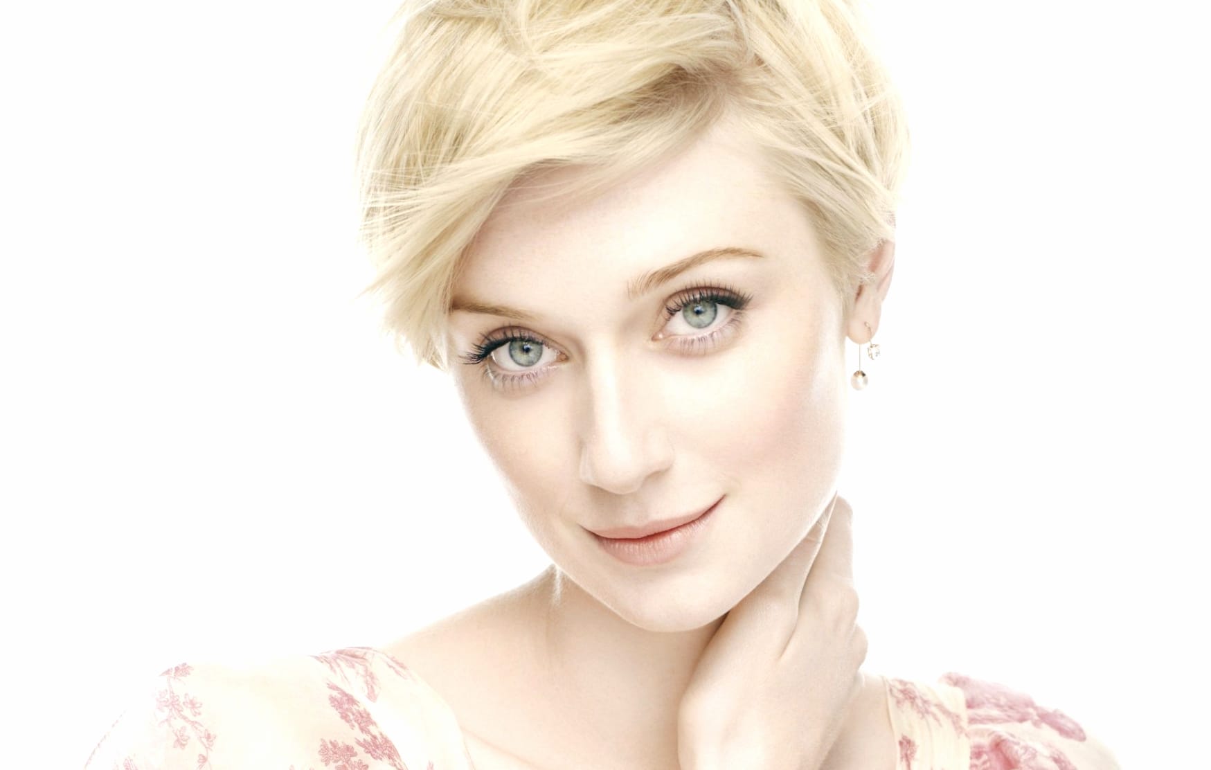 Elizabeth Debicki at 640 x 960 iPhone 4 size wallpapers HD quality