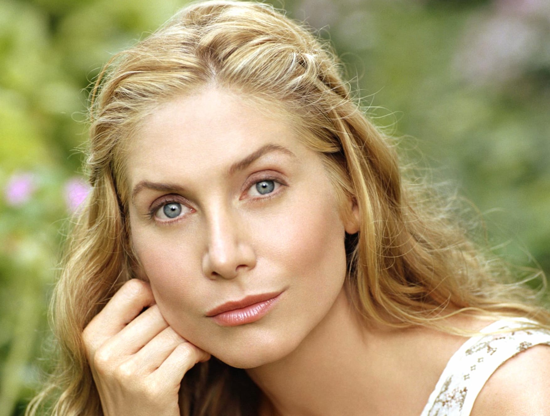 Elizabeth Mitchell at 1280 x 960 size wallpapers HD quality