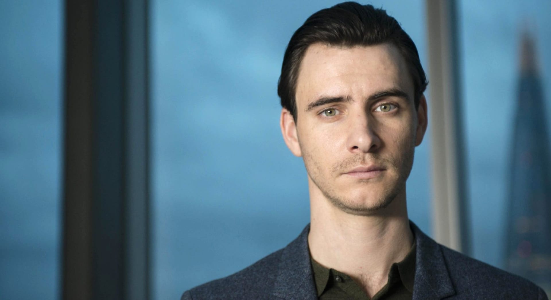Harry Lloyd at 640 x 960 iPhone 4 size wallpapers HD quality