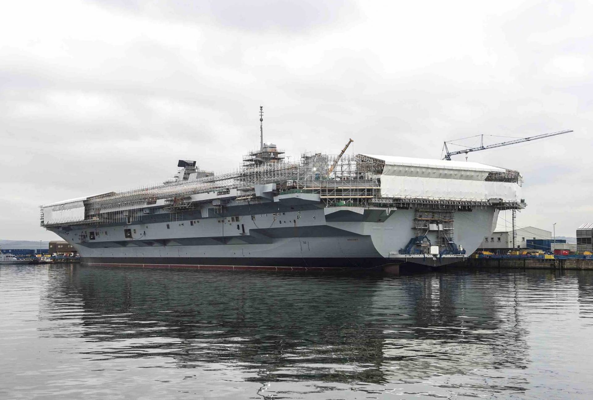 HMS Queen Elizabeth (R08) at 750 x 1334 iPhone 6 size wallpapers HD quality