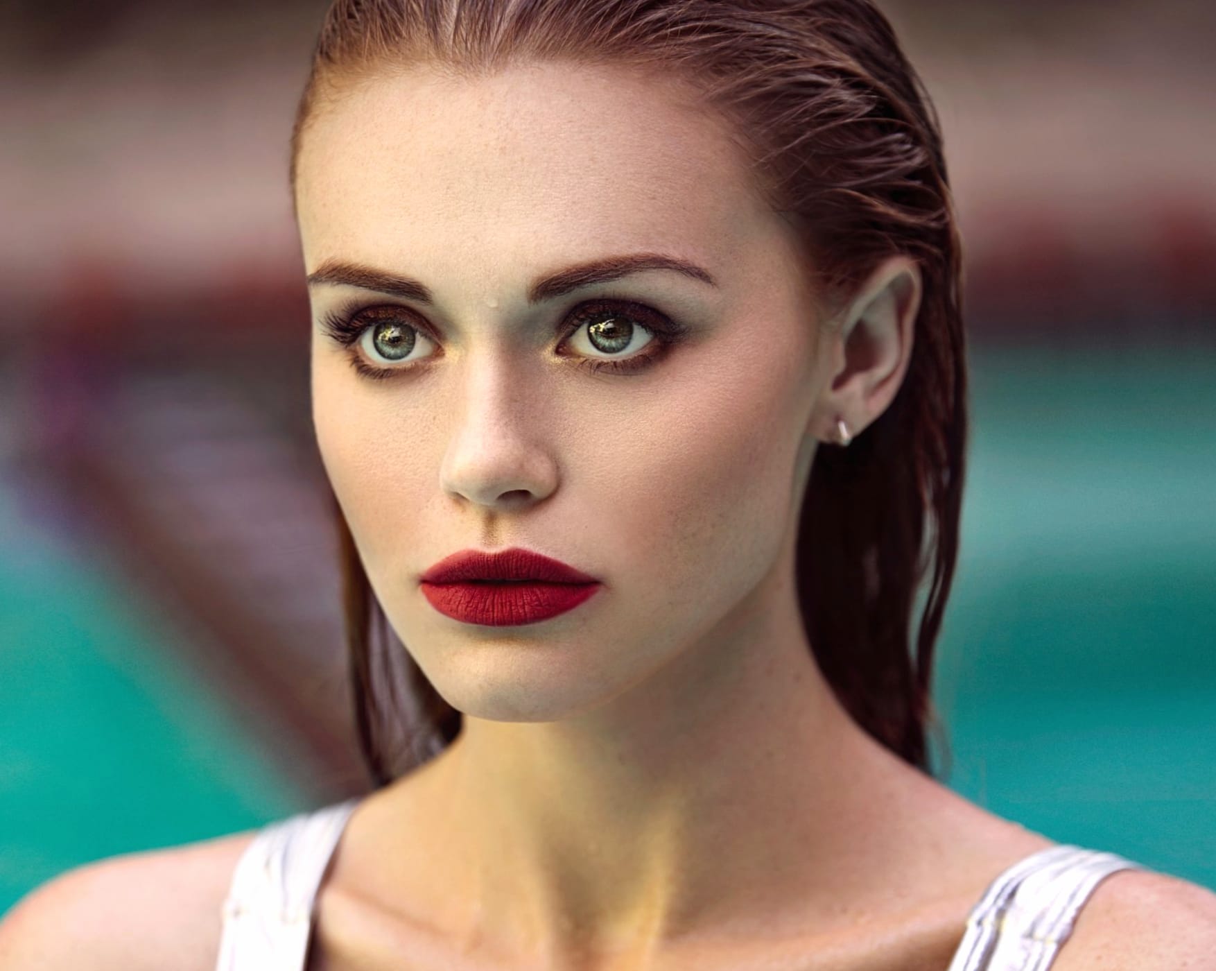 Holland Roden at 320 x 480 iPhone size wallpapers HD quality