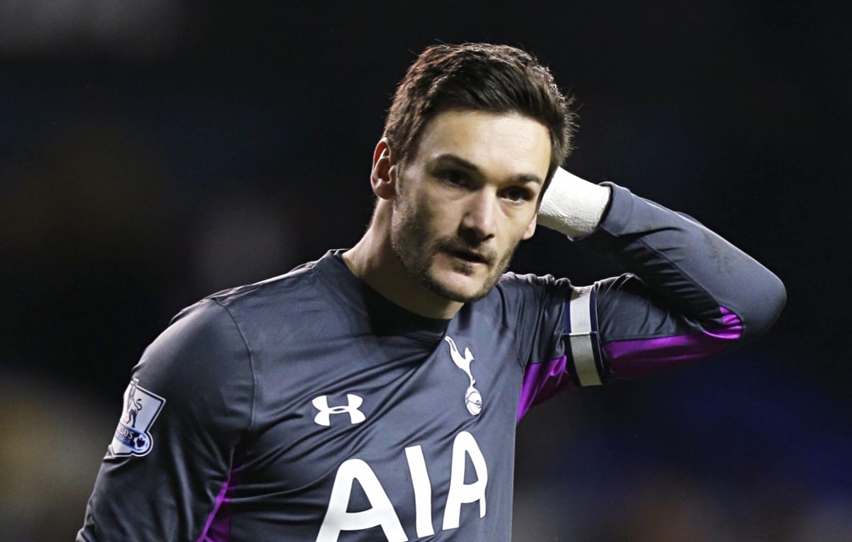Hugo Lloris at 320 x 480 iPhone size wallpapers HD quality