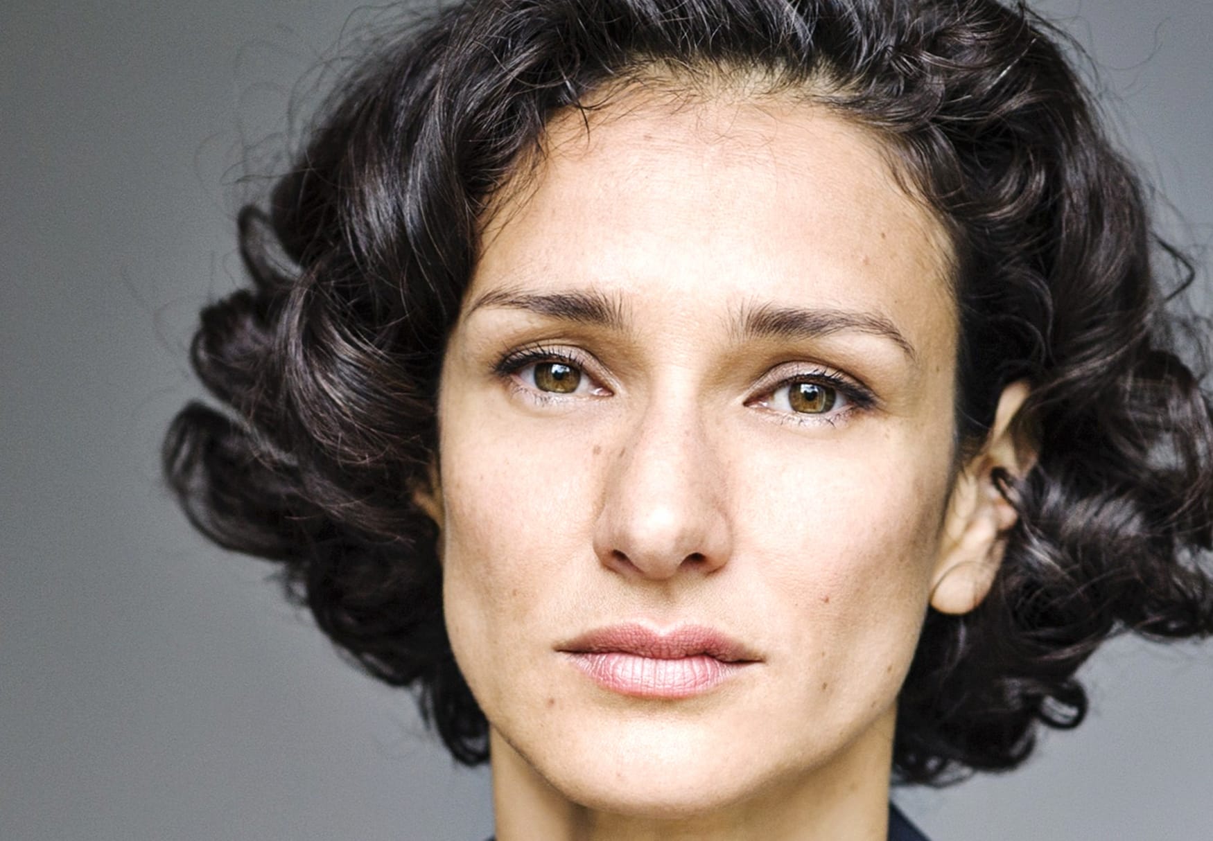 Indira Varma at 1152 x 864 size wallpapers HD quality
