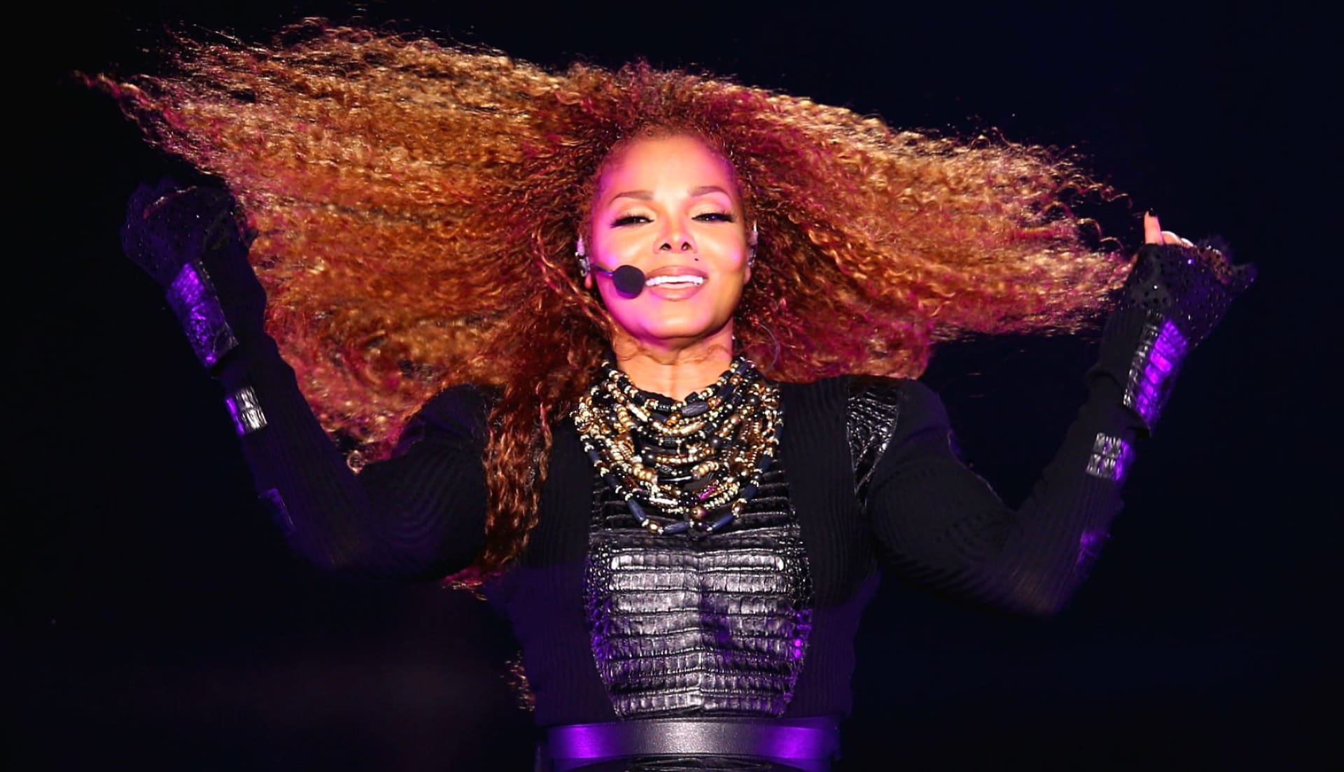 Janet Jackson at 1600 x 1200 size wallpapers HD quality