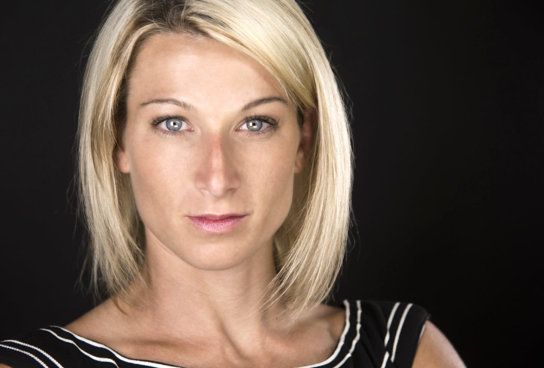 Jessie Graff at 750 x 1334 iPhone 6 size wallpapers HD quality
