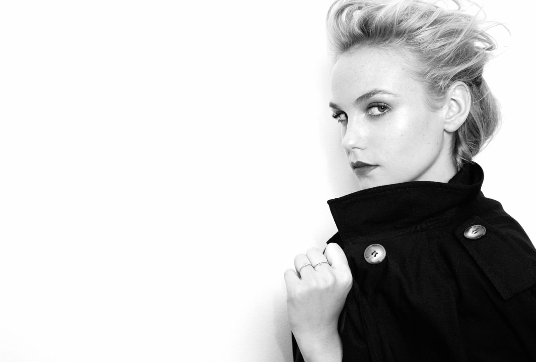 Joanna Vanderham at 750 x 1334 iPhone 6 size wallpapers HD quality
