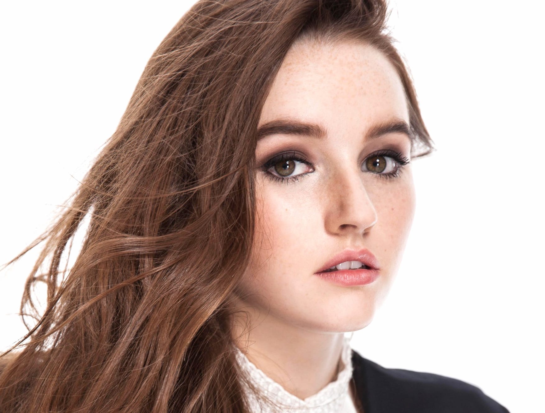 Kaitlyn Dever at 1280 x 960 size wallpapers HD quality