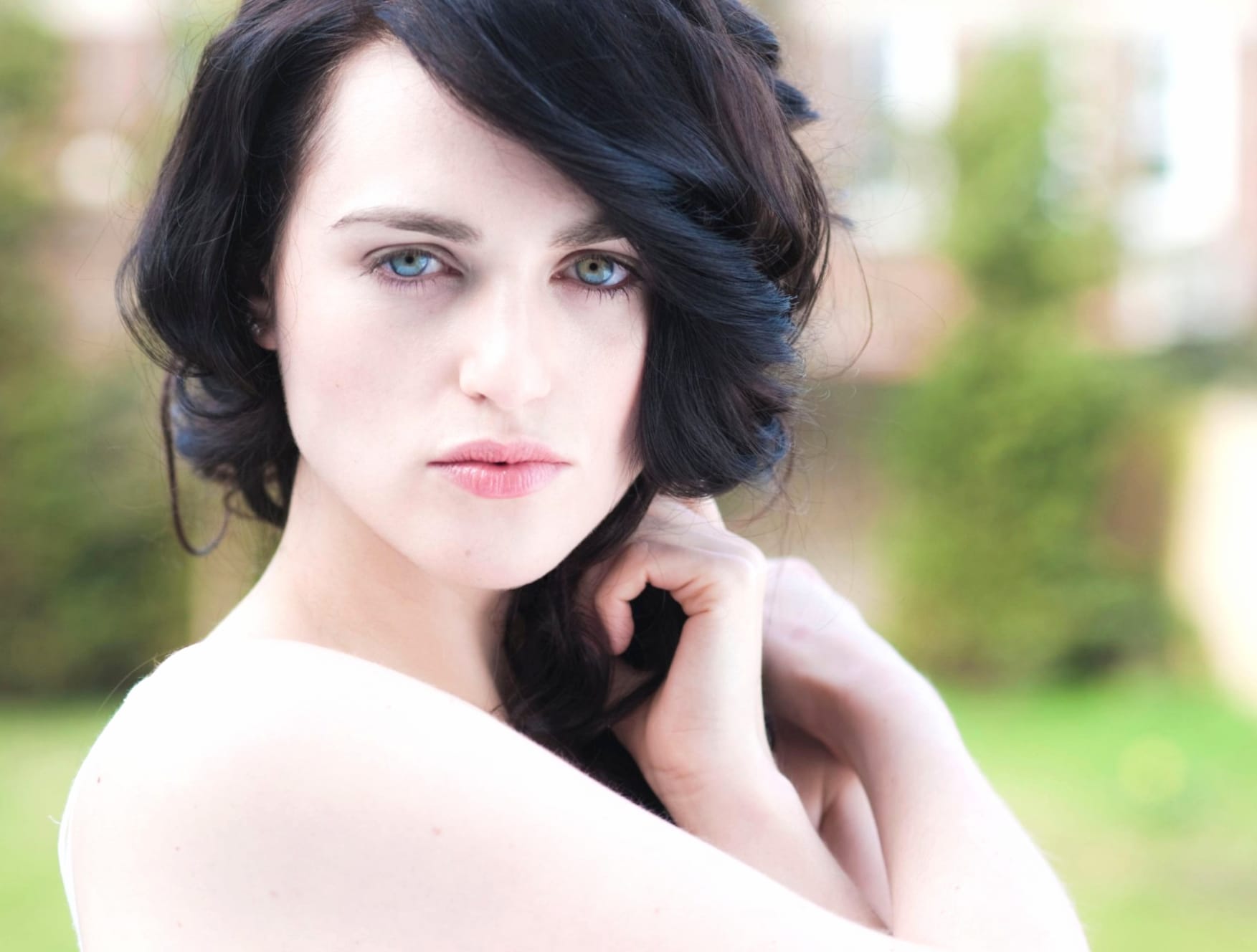 Katie McGrath at 1152 x 864 size wallpapers HD quality