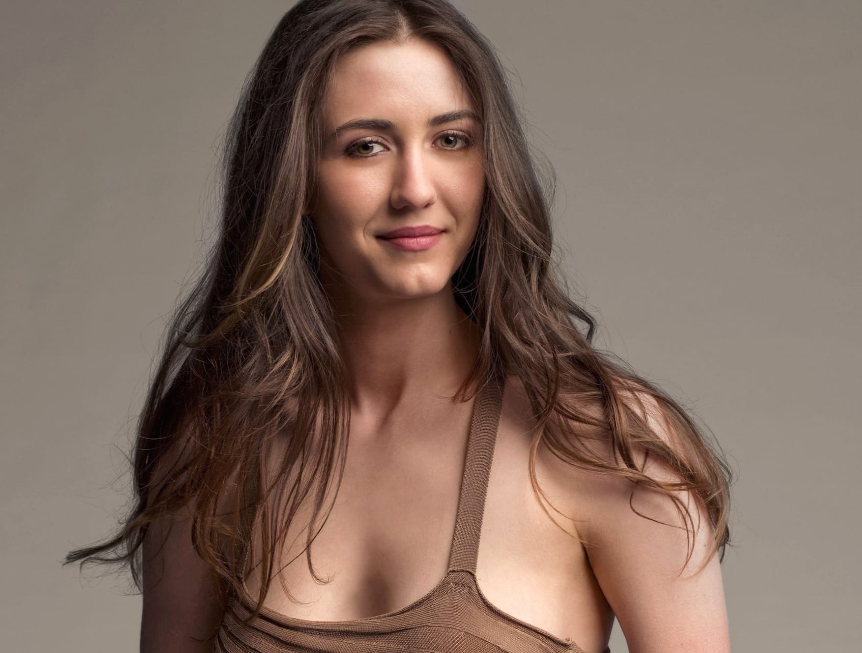 Madeline Zima at 2048 x 2048 iPad size wallpapers HD quality