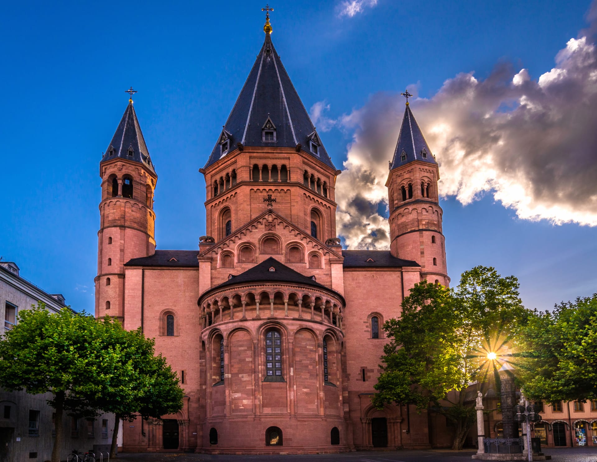 Mainz Cathedral at 750 x 1334 iPhone 6 size wallpapers HD quality