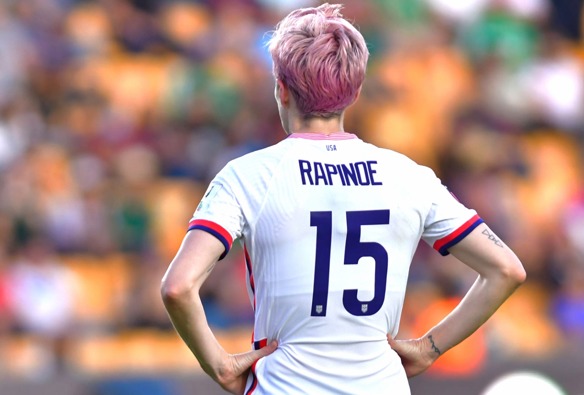 Megan Rapinoe at 2048 x 2048 iPad size wallpapers HD quality