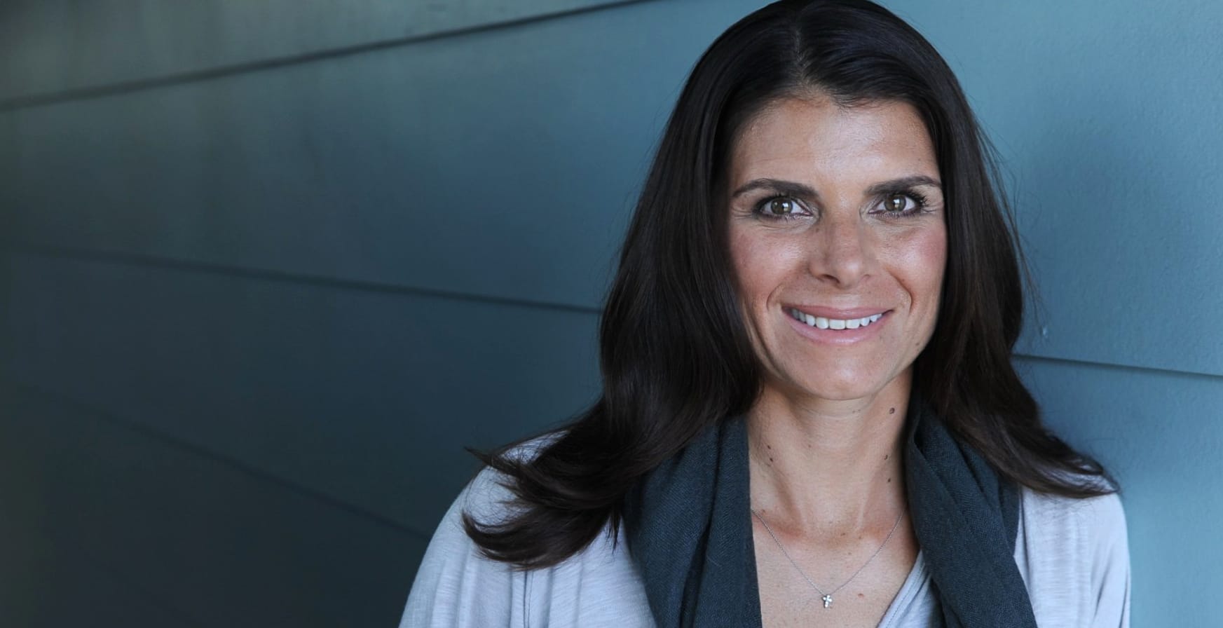 Mia Hamm at 640 x 1136 iPhone 5 size wallpapers HD quality