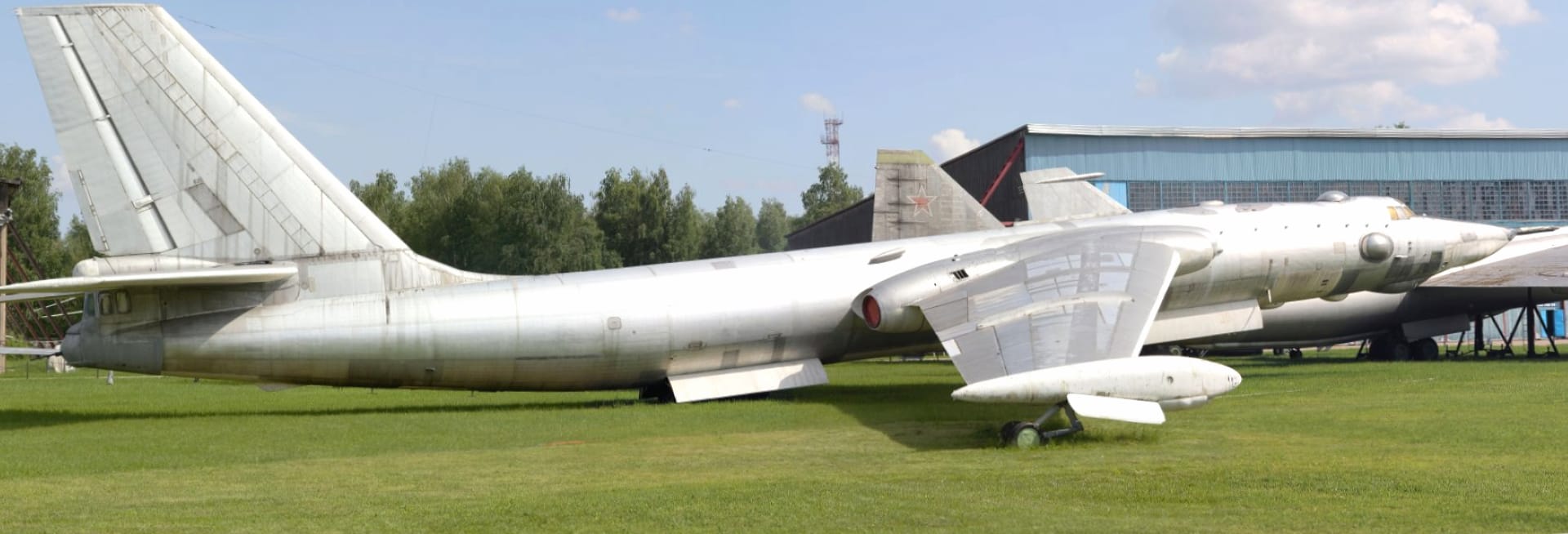 Myasishchev M-4 at 640 x 1136 iPhone 5 size wallpapers HD quality