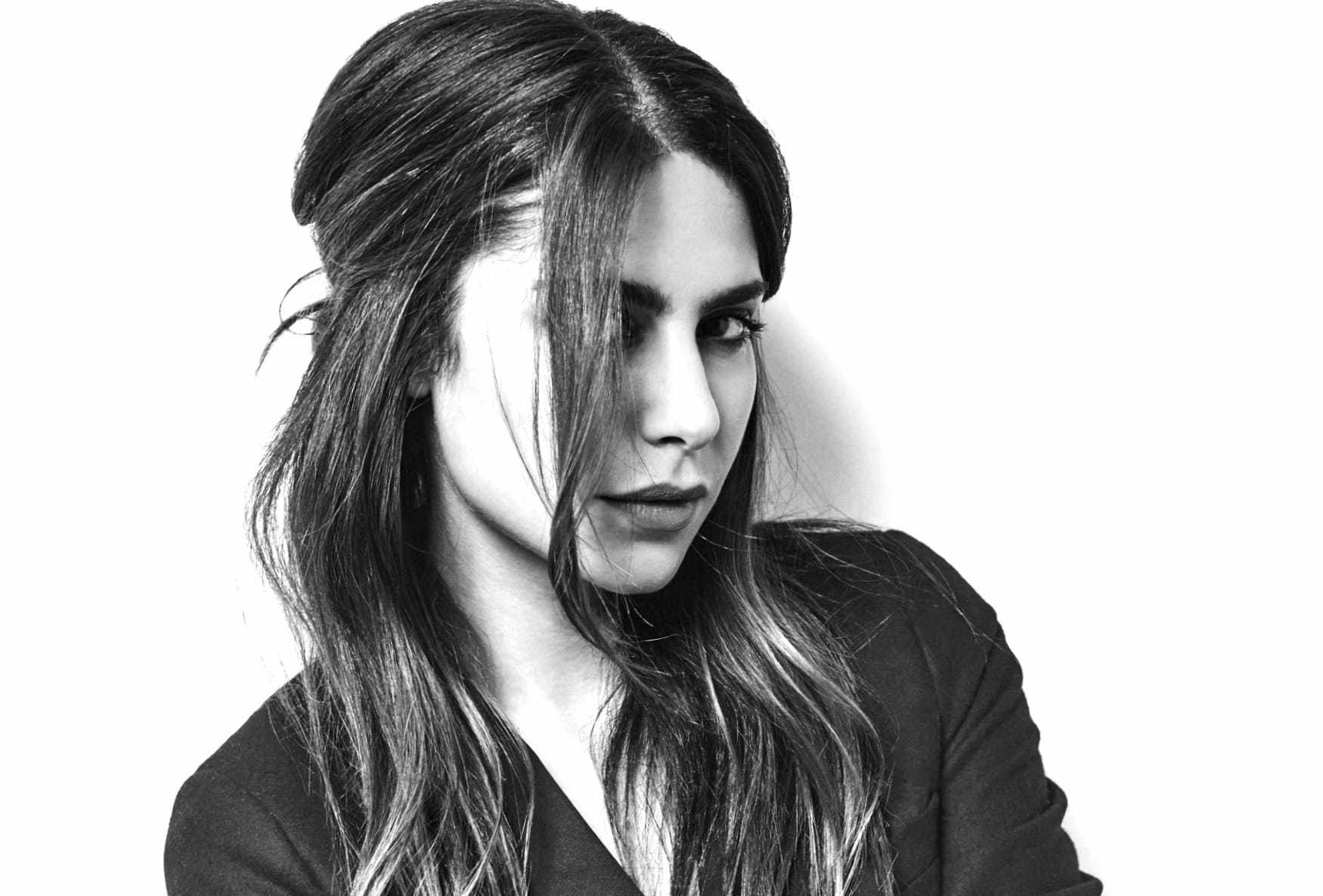 Nadia Hilker at 640 x 1136 iPhone 5 size wallpapers HD quality