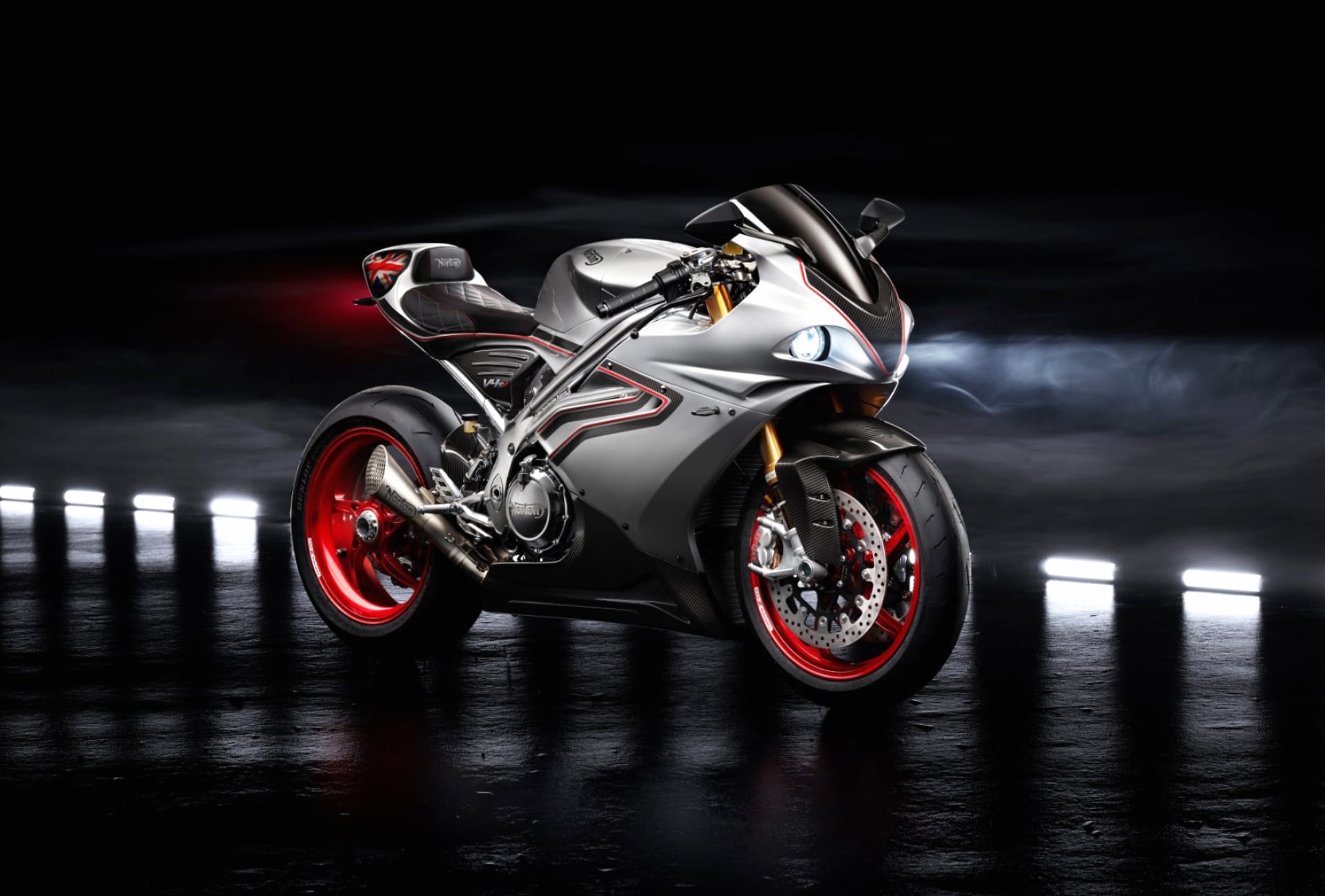 Norton V4SV at 2048 x 2048 iPad size wallpapers HD quality