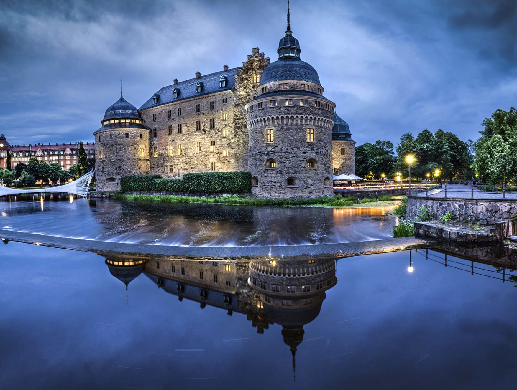 Orebro castle at 320 x 480 iPhone size wallpapers HD quality