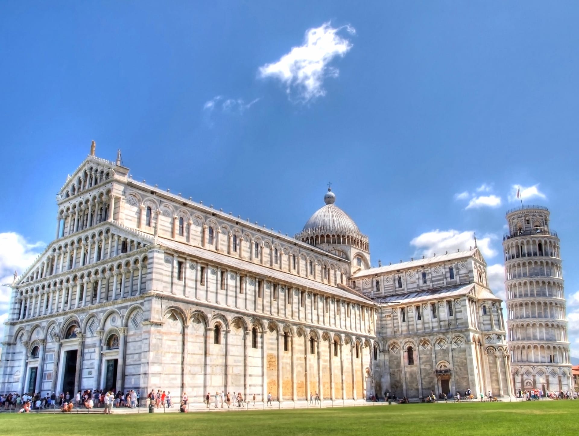 Piazza Dei Miracoli at 640 x 960 iPhone 4 size wallpapers HD quality