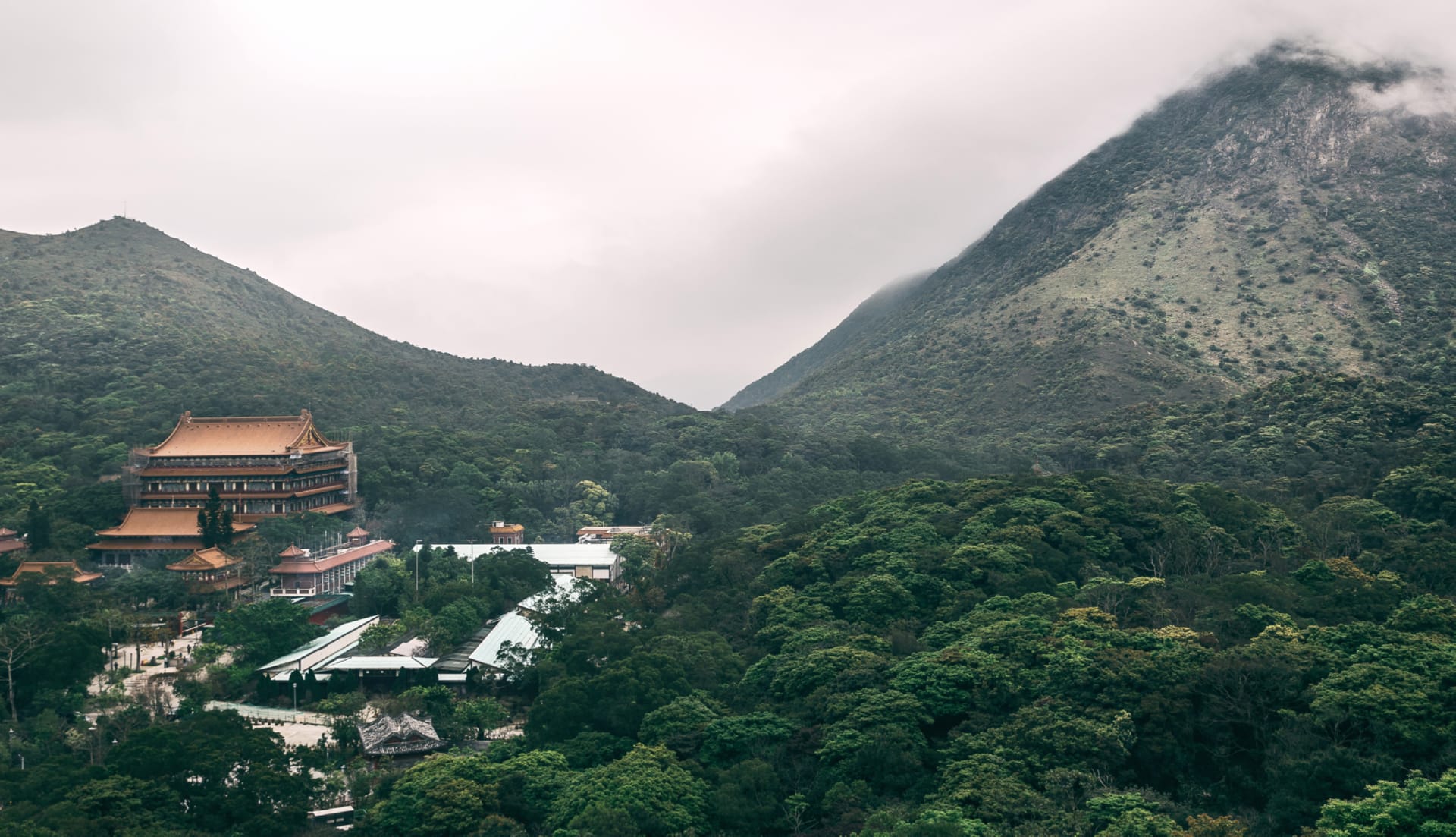 Po Lin Monastery at 640 x 960 iPhone 4 size wallpapers HD quality