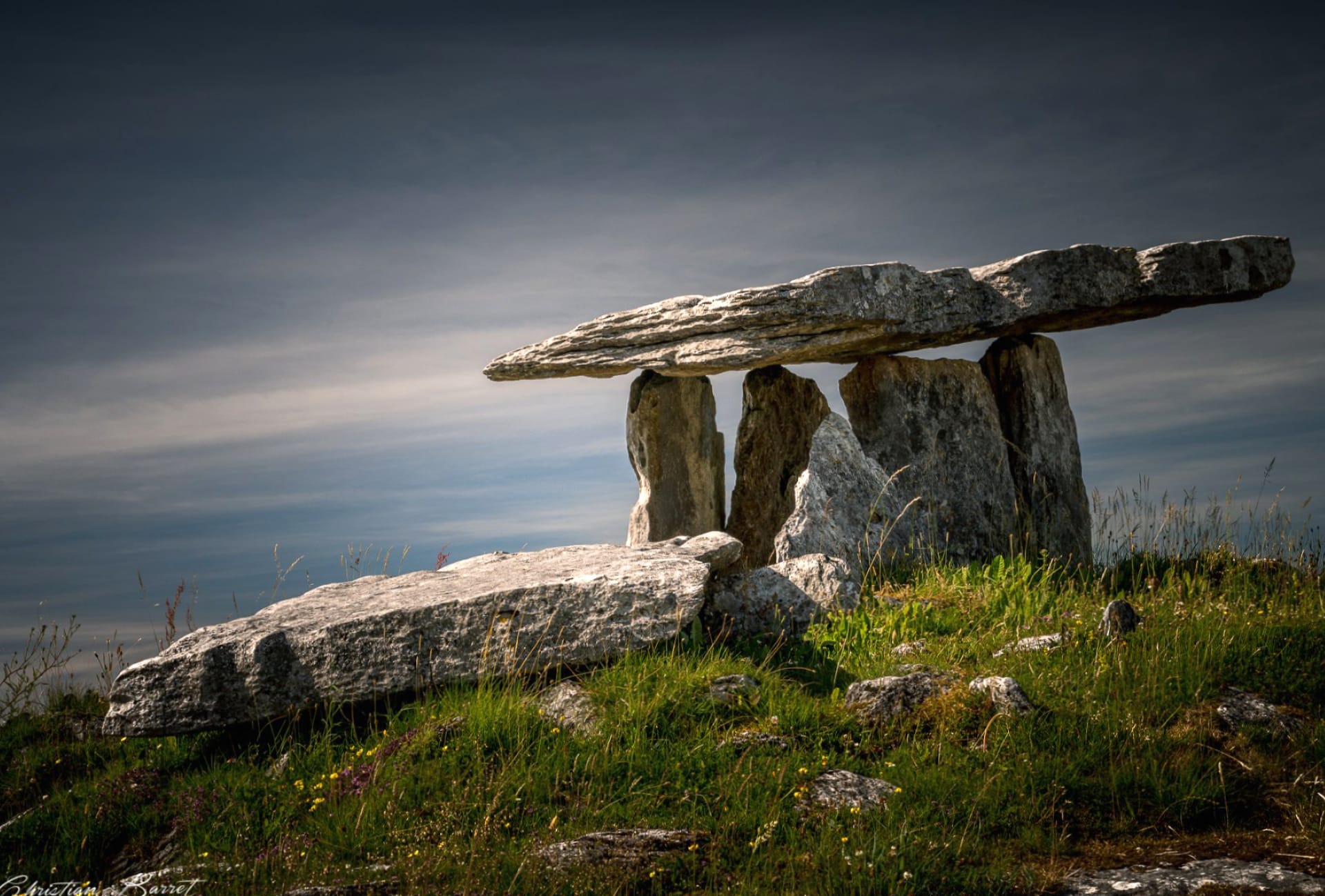 Poulnabrone Dolmen at 1280 x 960 size wallpapers HD quality
