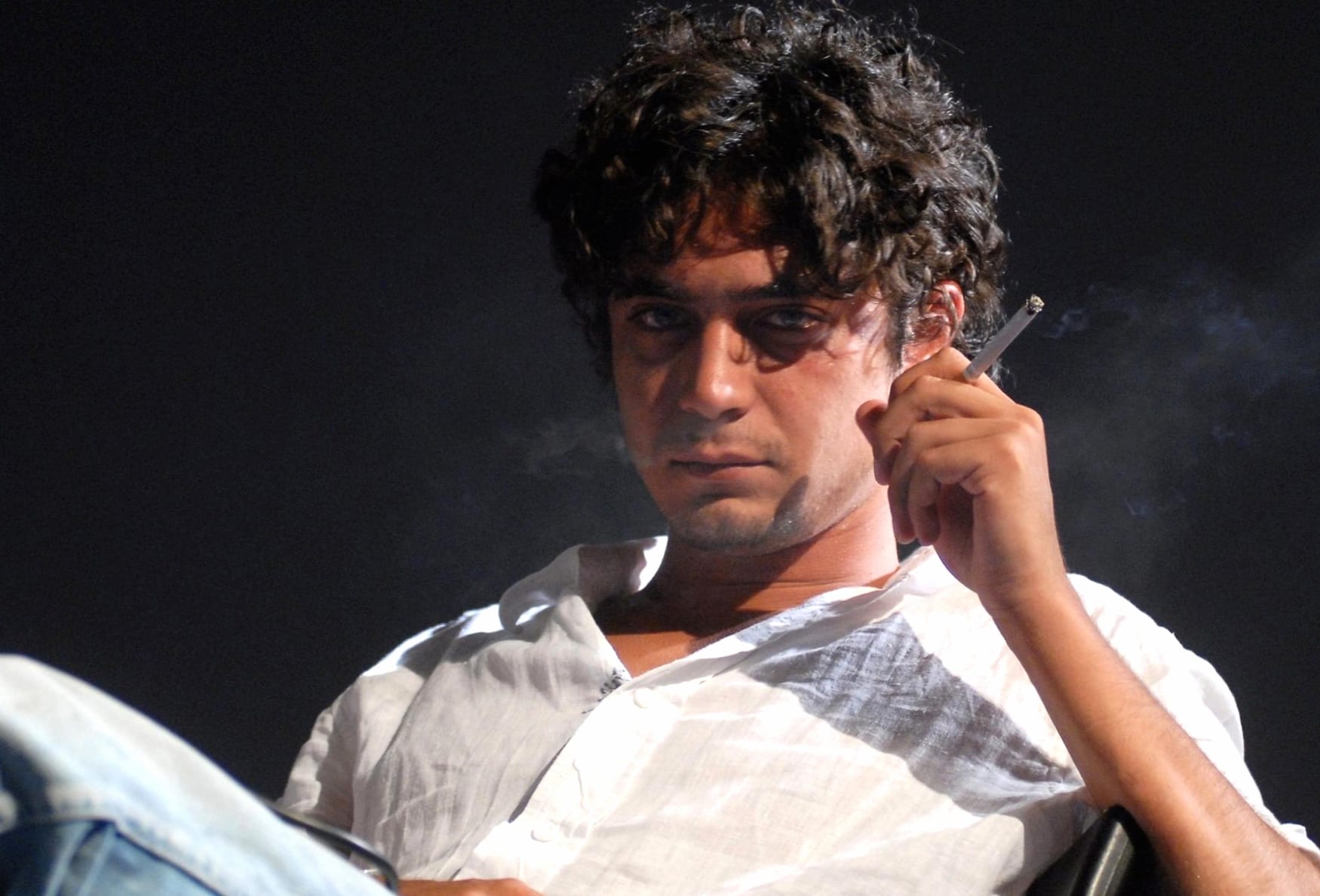 Riccardo Scamarcio at 1152 x 864 size wallpapers HD quality