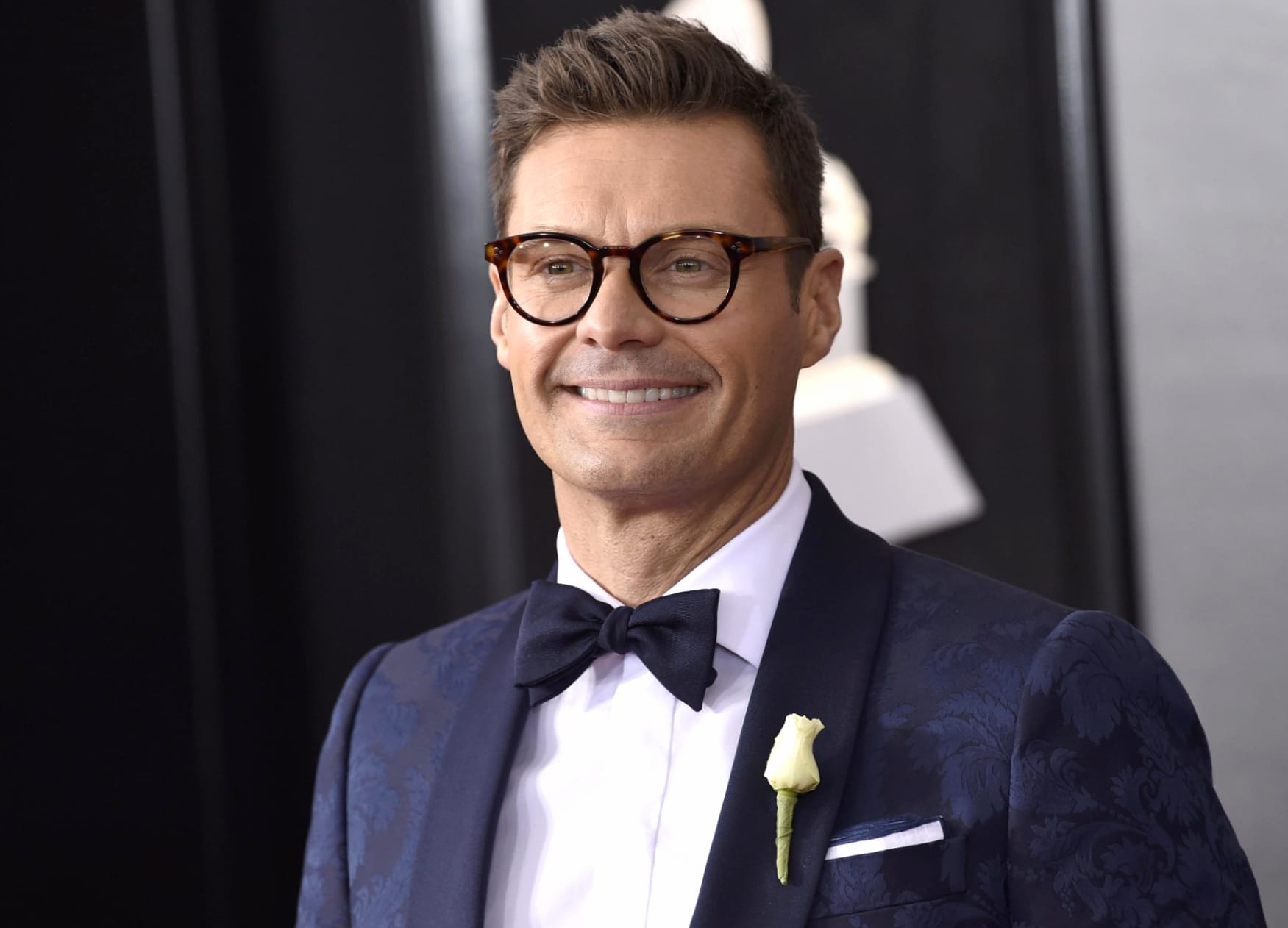 Ryan Seacrest at 640 x 1136 iPhone 5 size wallpapers HD quality