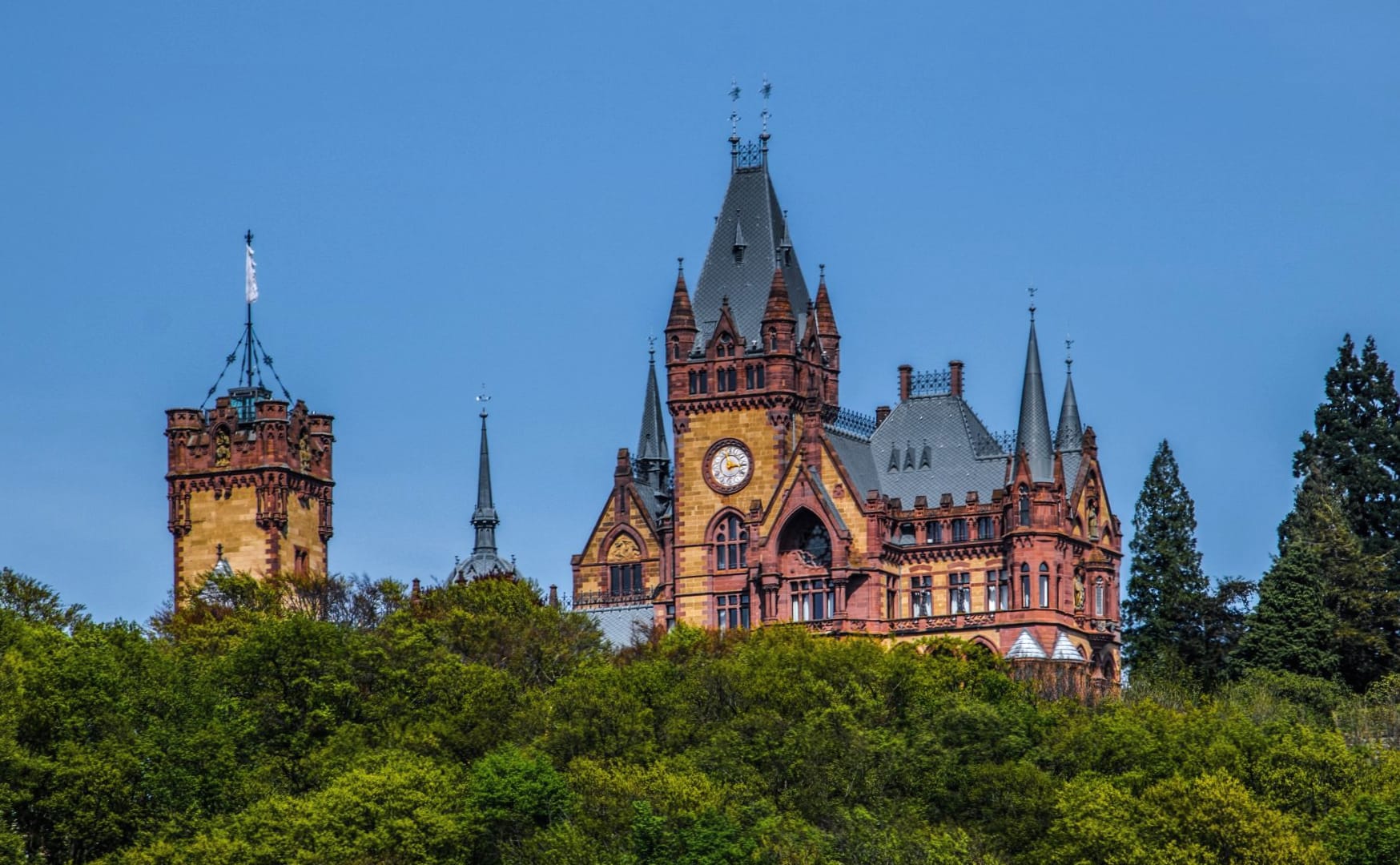 Schloss Drachenburg at 640 x 960 iPhone 4 size wallpapers HD quality