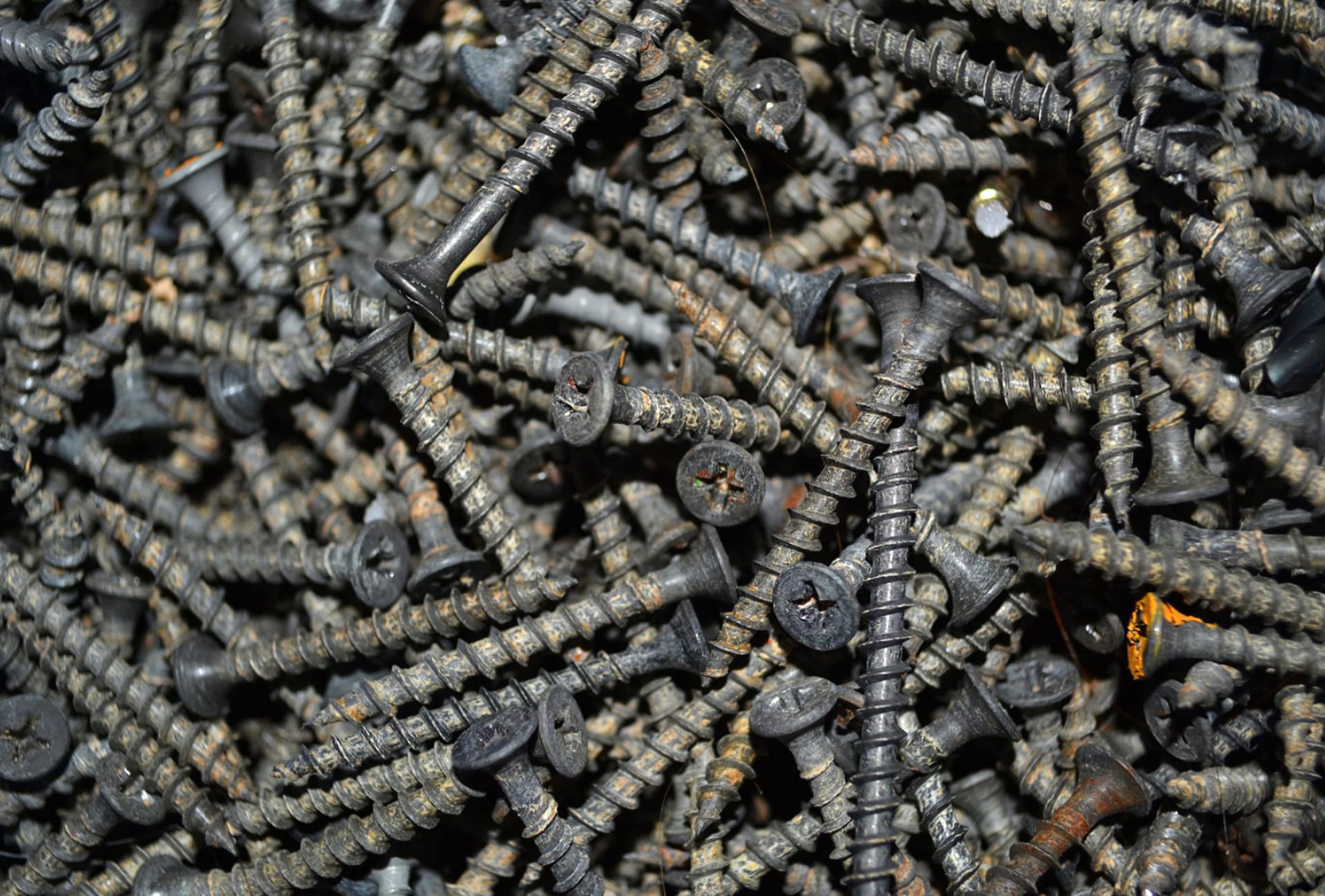 Screws at 1152 x 864 size wallpapers HD quality