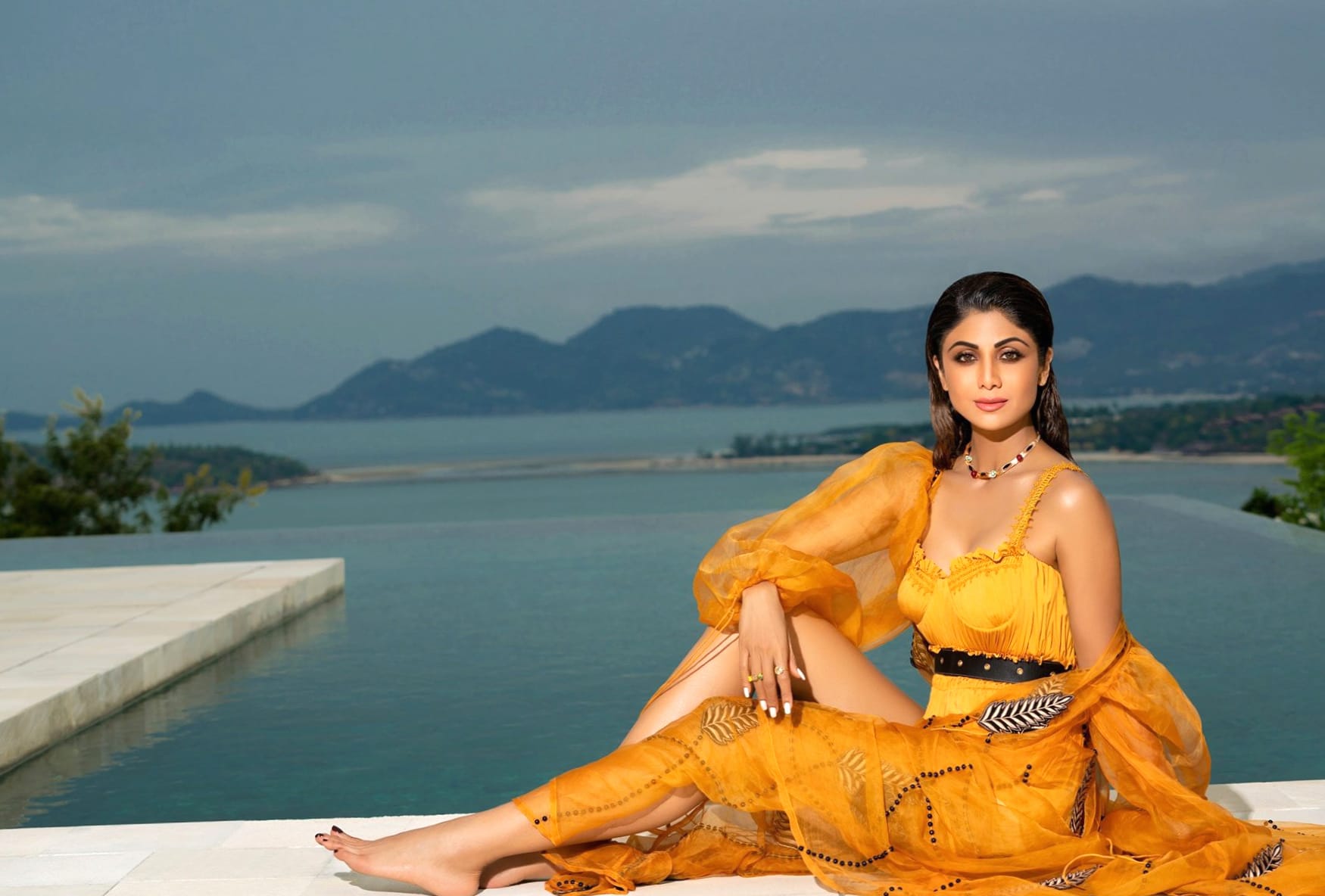 Shilpa Shetty at 750 x 1334 iPhone 6 size wallpapers HD quality