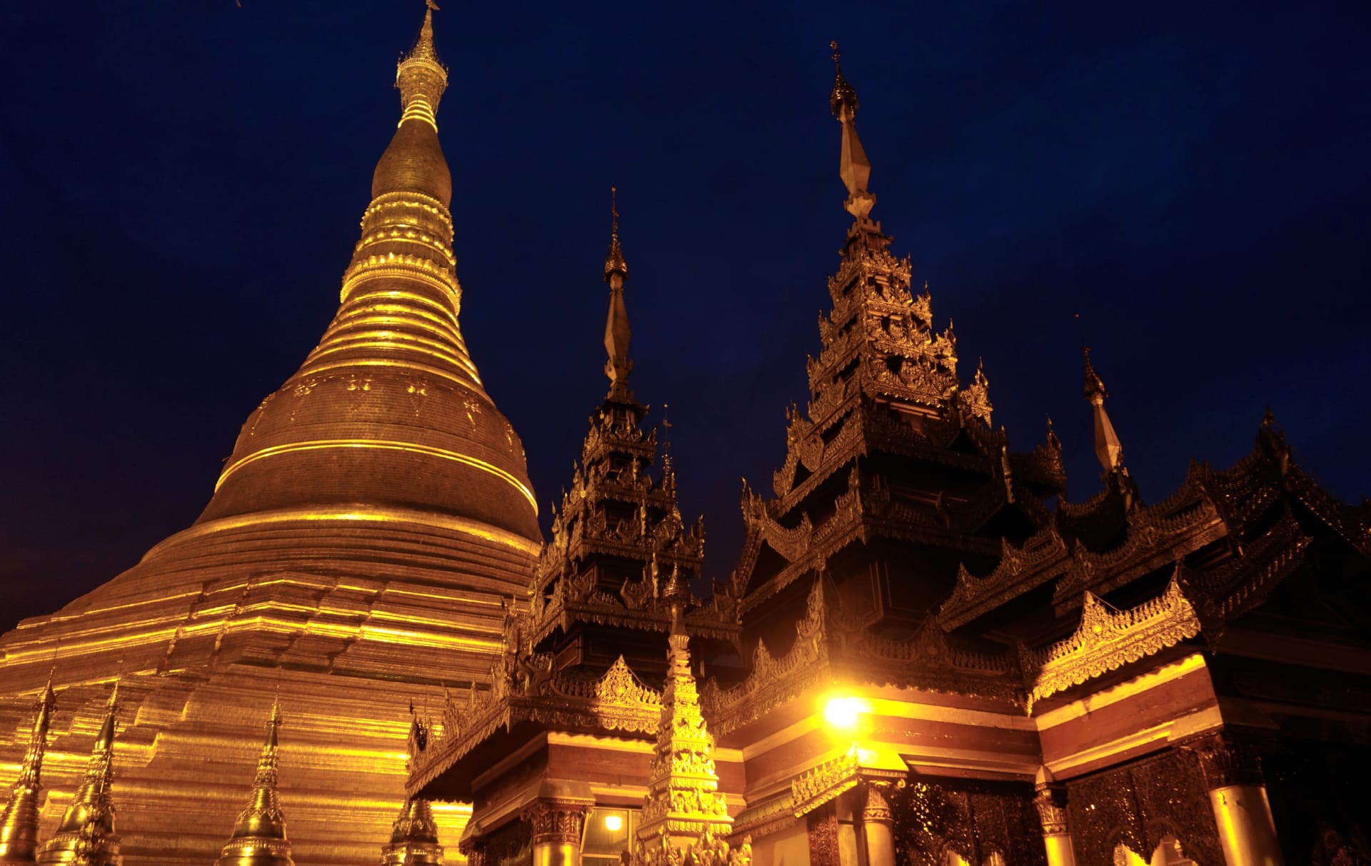 Shwedagon Pagoda wallpapers HD quality