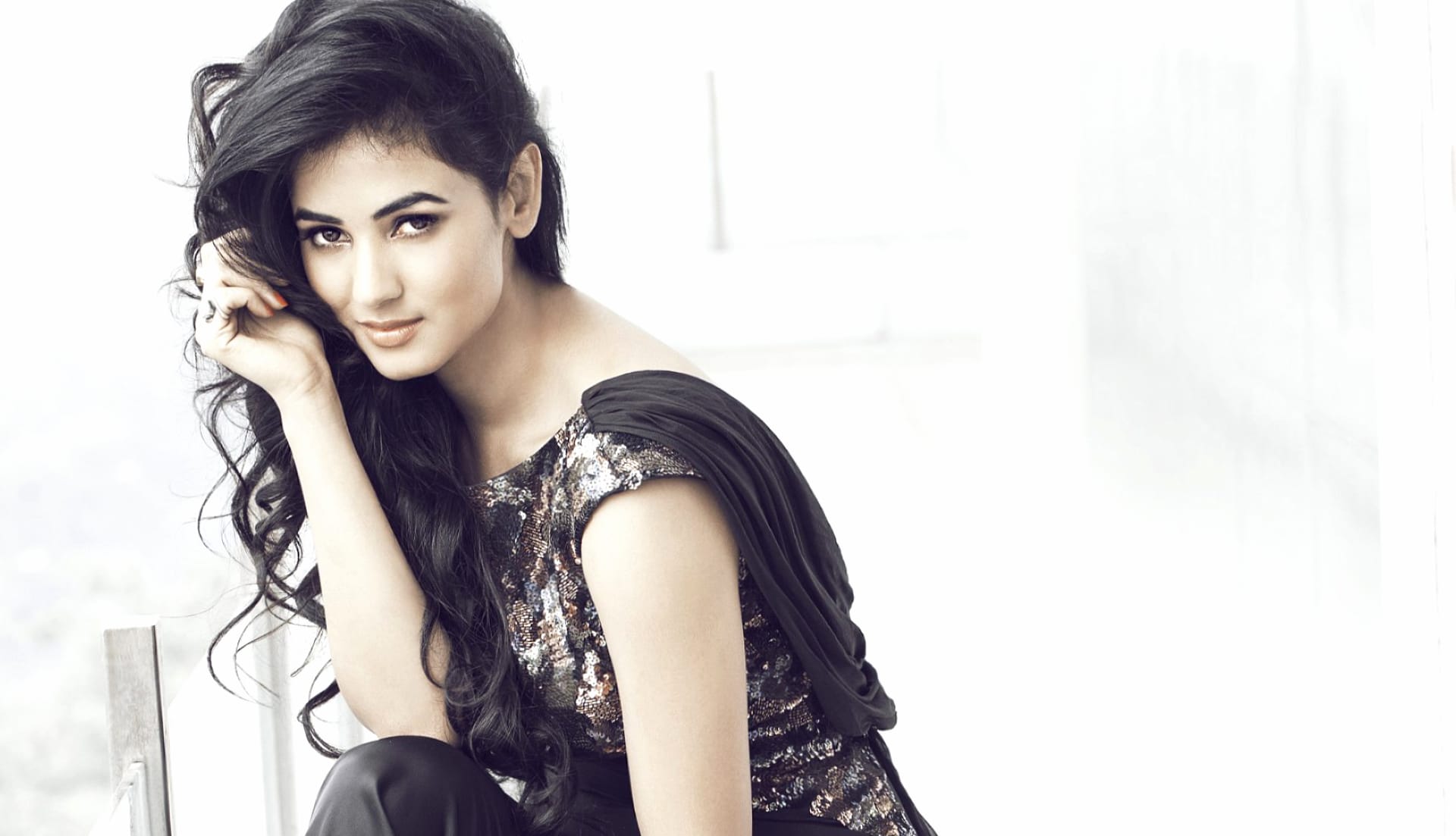 Sonal Chauhan at 1280 x 960 size wallpapers HD quality