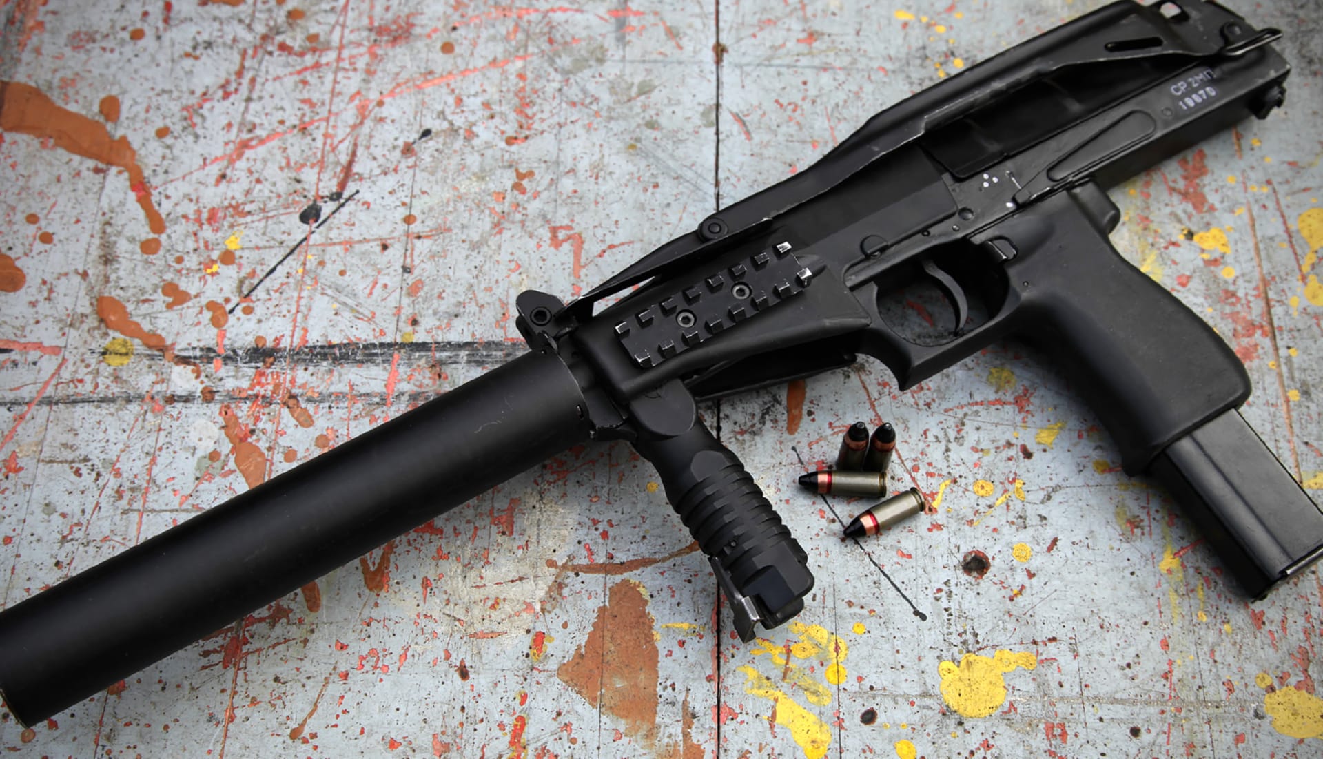 SR-2MP submachine gun at 1600 x 1200 size wallpapers HD quality