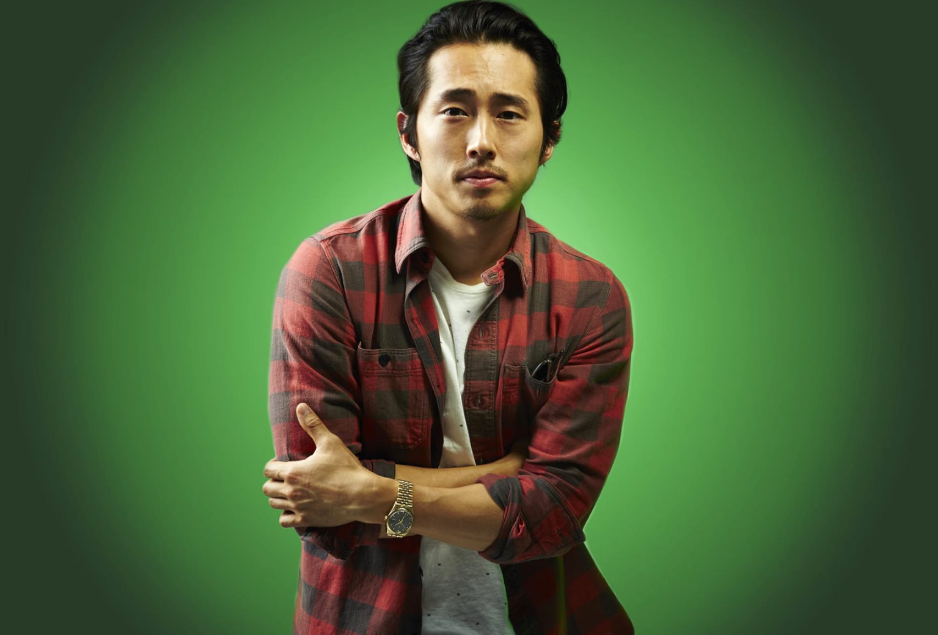 Steven Yeun at 1600 x 1200 size wallpapers HD quality
