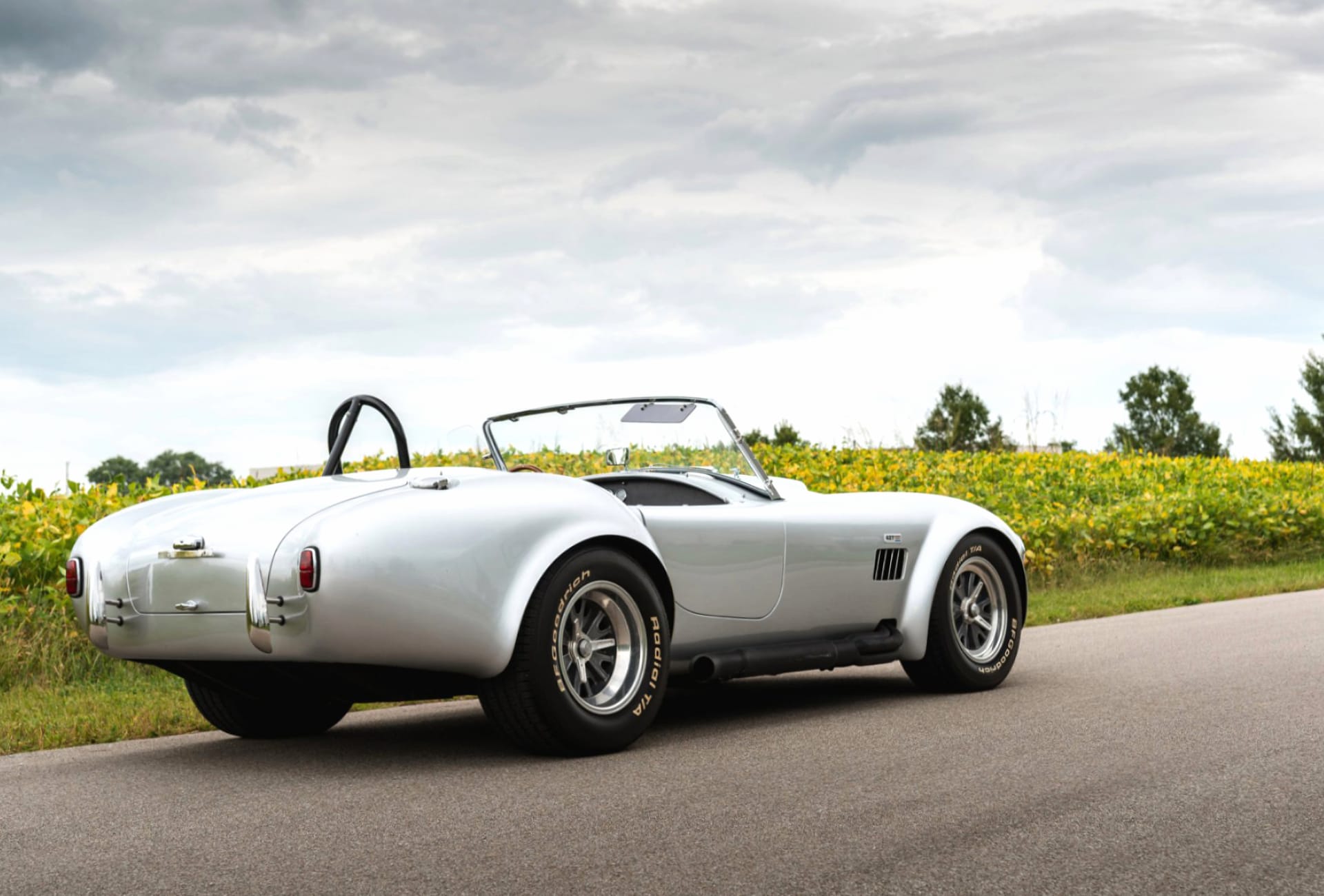 Superformance MkIII at 1152 x 864 size wallpapers HD quality