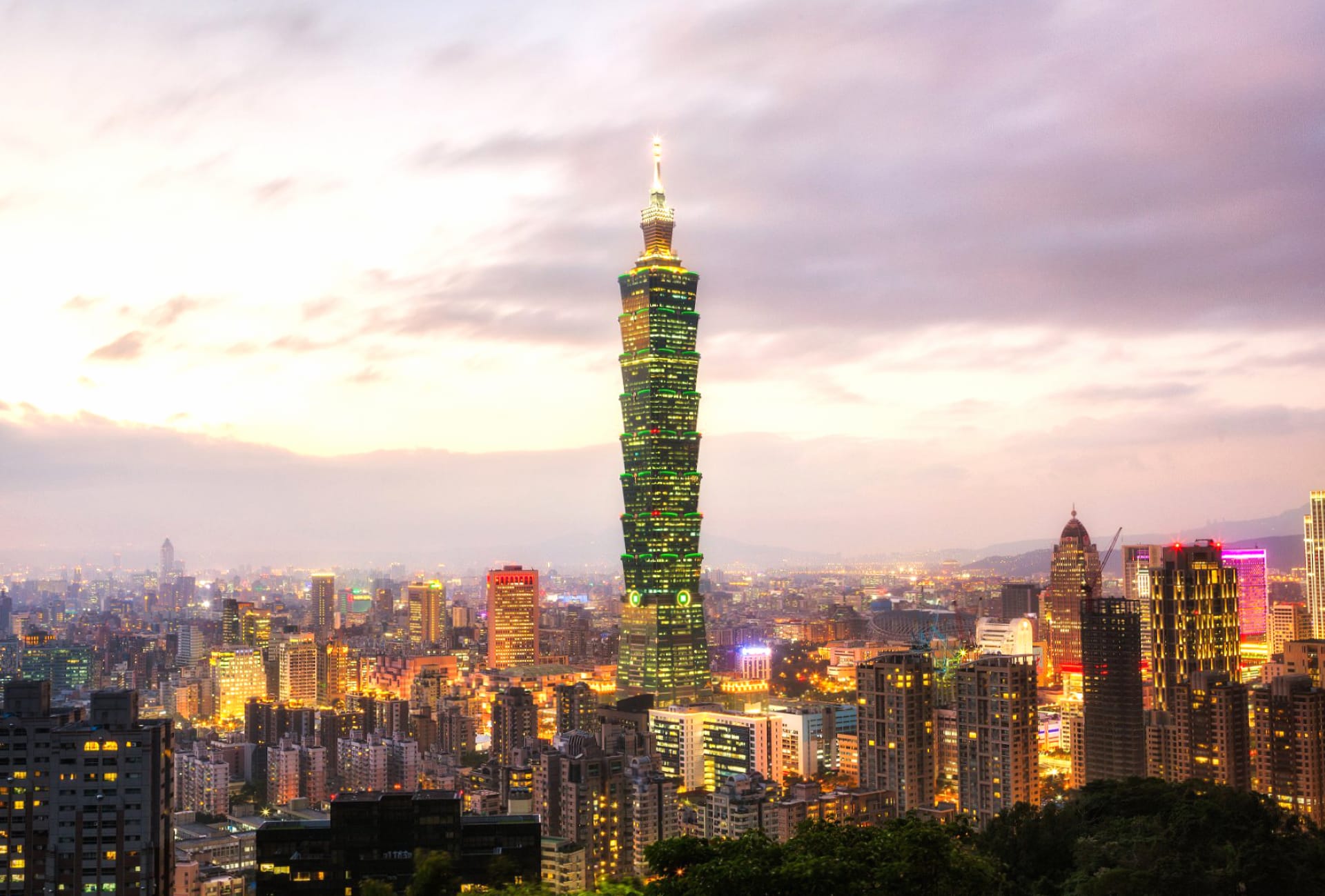 Taipei 101 at 1280 x 960 size wallpapers HD quality