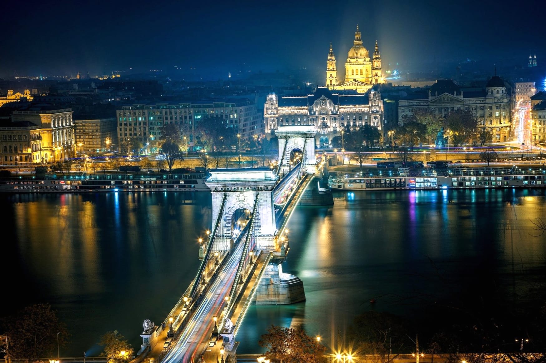 The Chain Bridge at 320 x 480 iPhone size wallpapers HD quality