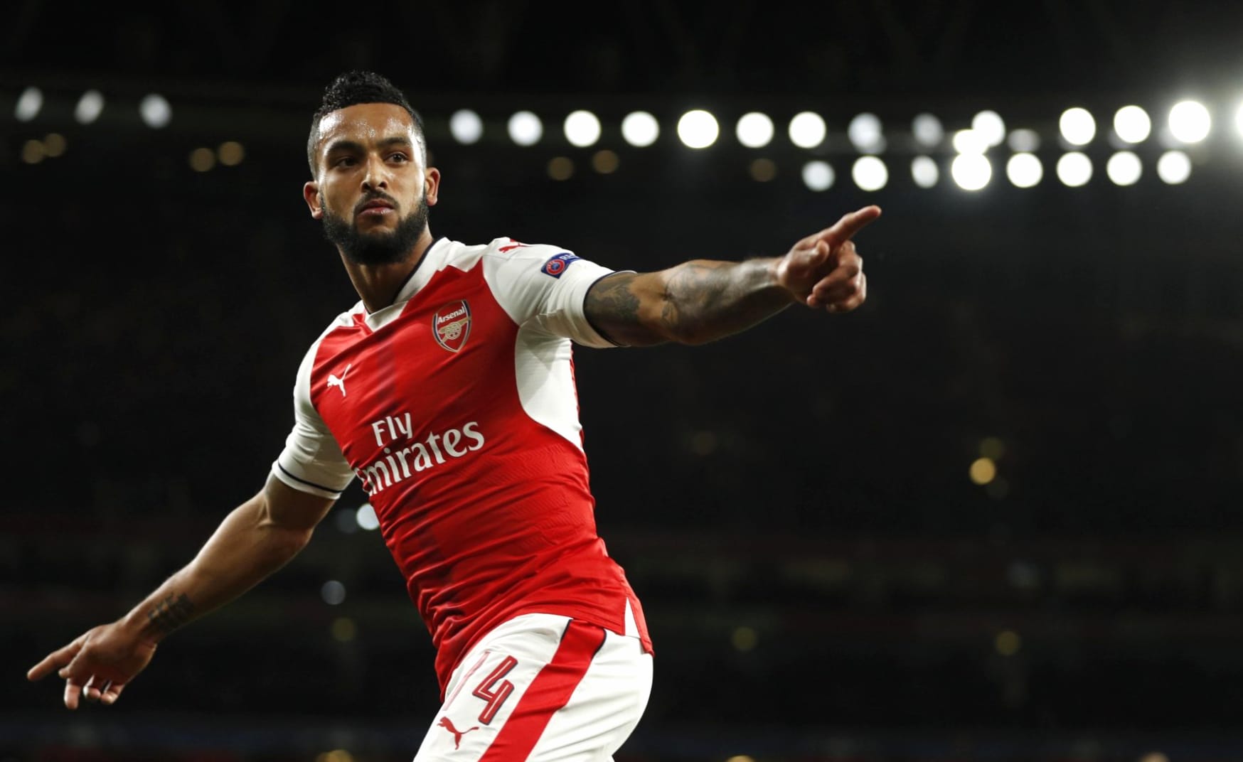 Theo Walcott at 1280 x 960 size wallpapers HD quality