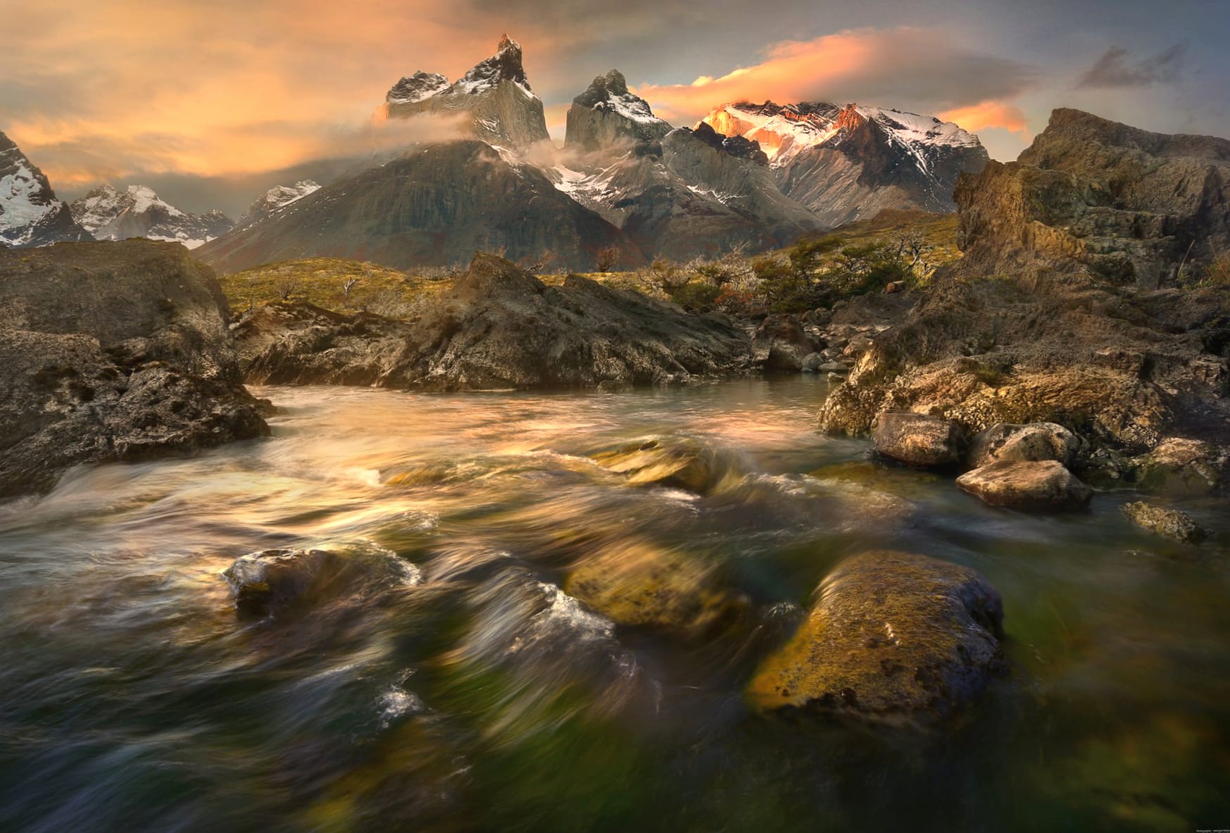 Torres del Paine at 1024 x 1024 iPad size wallpapers HD quality