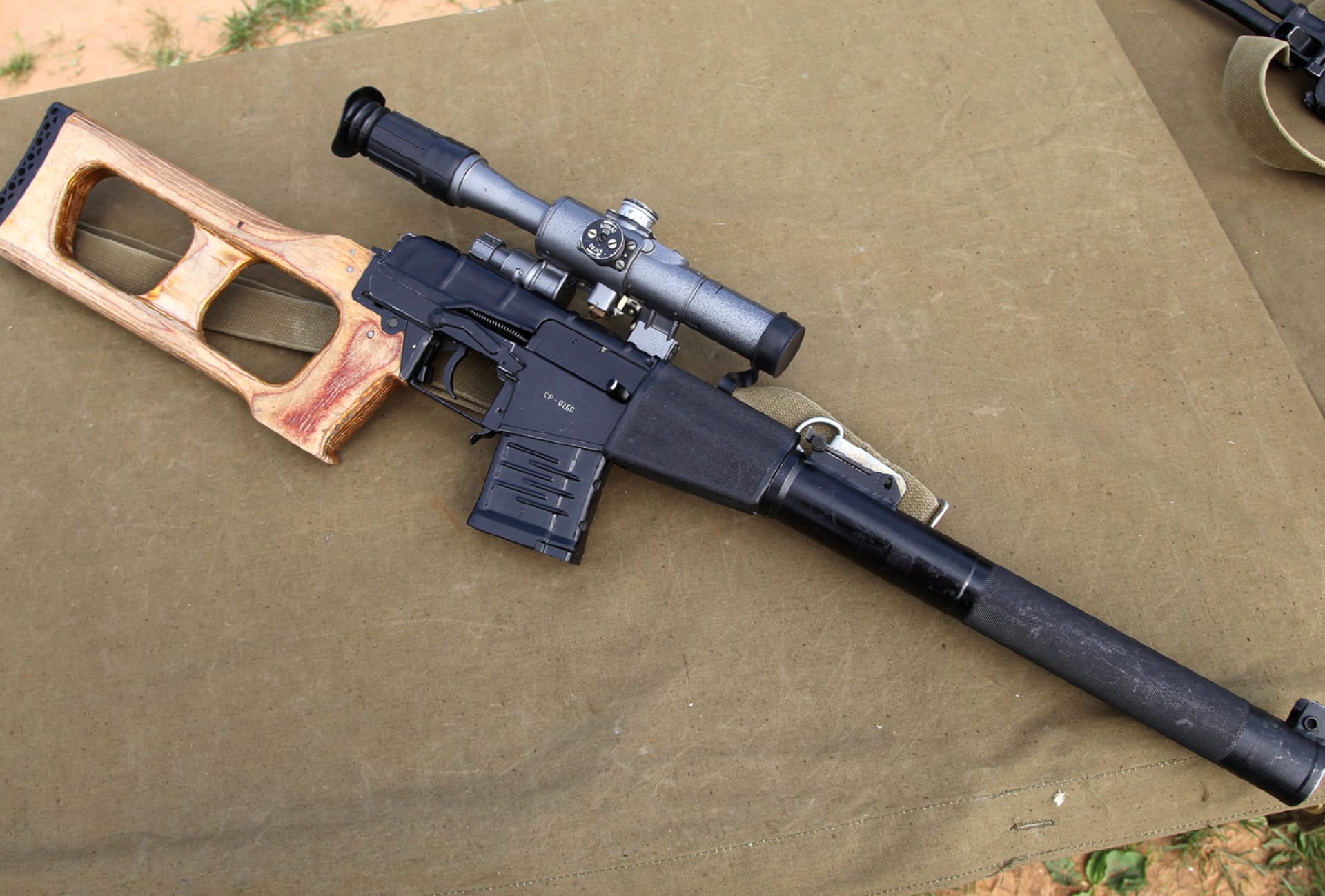 VSS Vintorez sniper rifle at 1152 x 864 size wallpapers HD quality