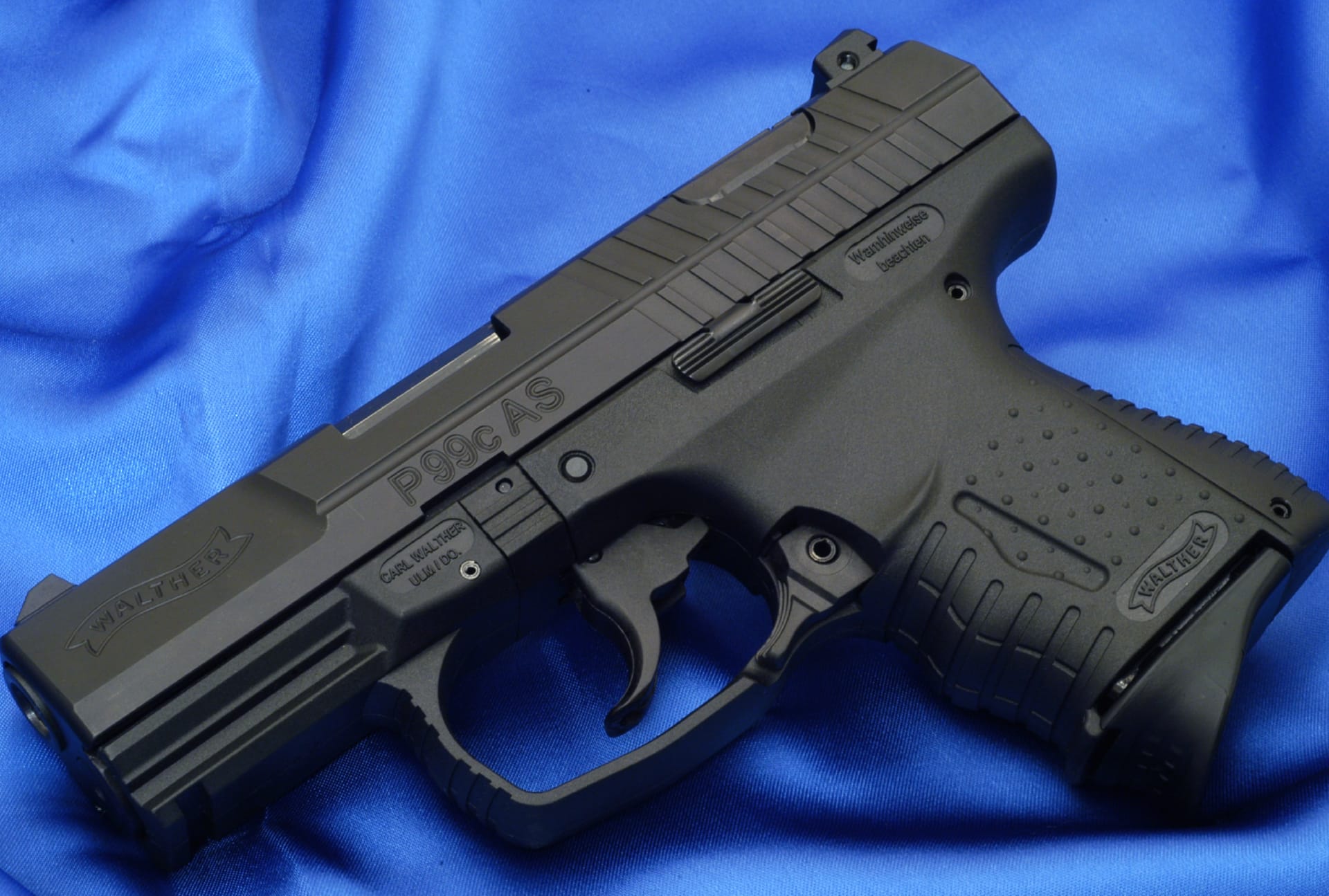 Walther P99 Handgun at 1152 x 864 size wallpapers HD quality