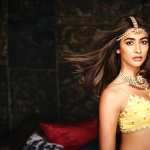 Pooja Hegde wallpapers for iphone