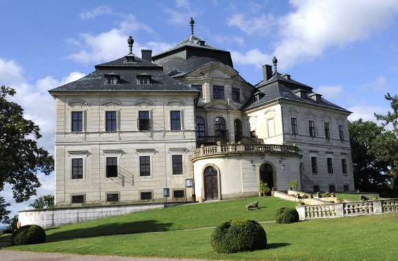 Karlova Koruna Chateau